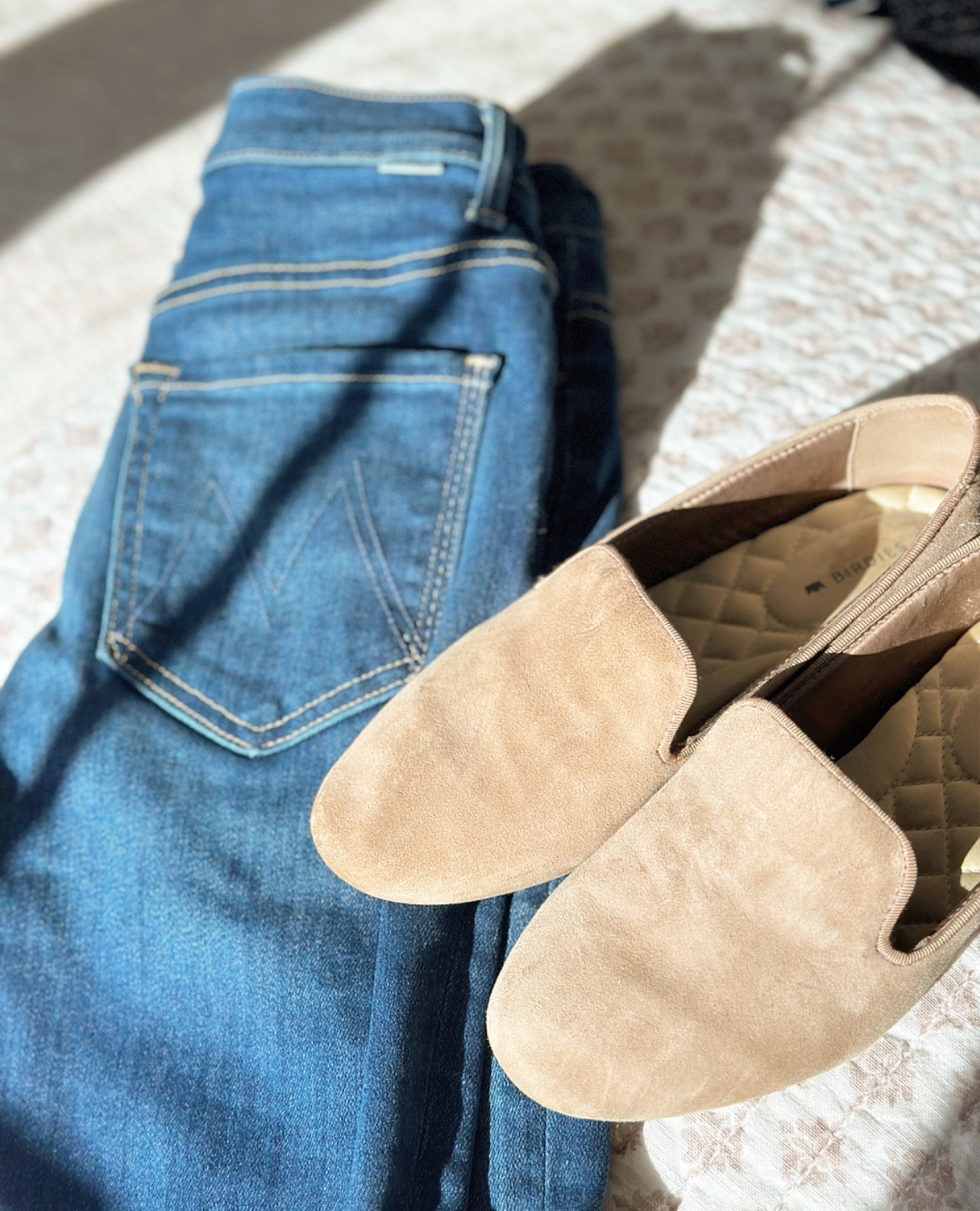So thankful for another beautiful Christmas season! I’m heading on a girls trip and the house is completely clean! ✨ Refreshing and organizing, isn’t so bad in my new @motherdenim and @birdies shoes! I first found these jeans on @anthropologie sold out! I was so obsessed I tracked them down and over the moon to find them on sale! They are so cute and I love the high waist! As for my @birdies they are my FAVORITE shoe and this is the second pair in this color and style!🥰

#LTKsalealert #LTKMostLoved #LTKfindsunder100