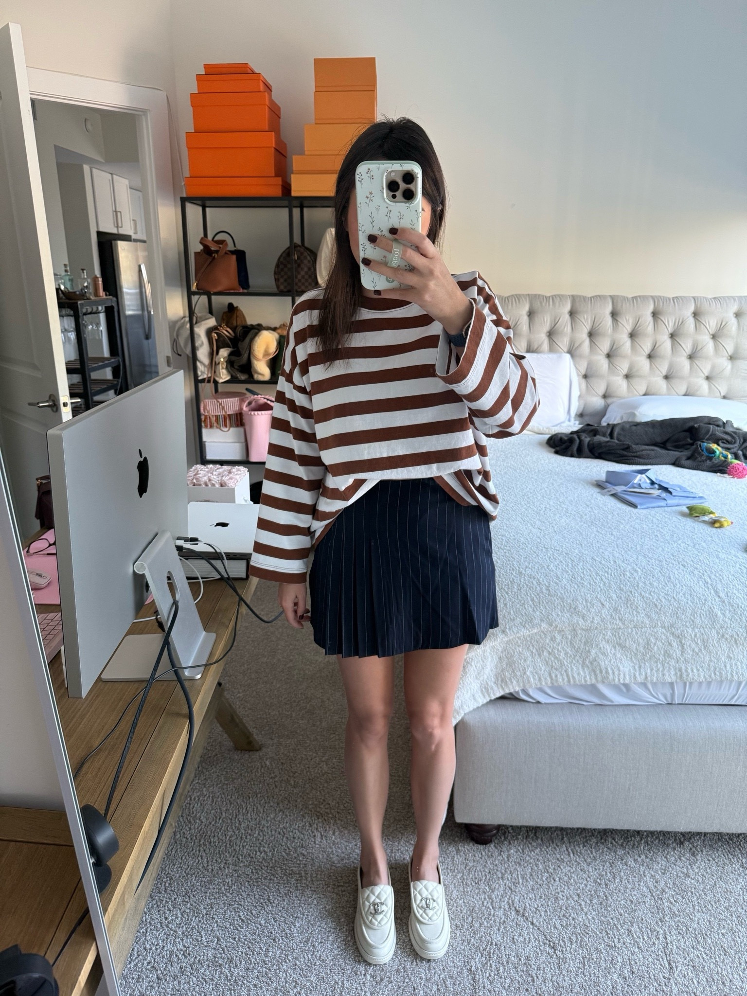 Omgggg this is the cutest pleated pinstripe skort!!!! I love the navy and white! I ordered a 2 and 4 and prefer the 4! It is pretty short so size up if you want a little length



#LTKSeasonal #LTKStyleTip #LTKHoliday
