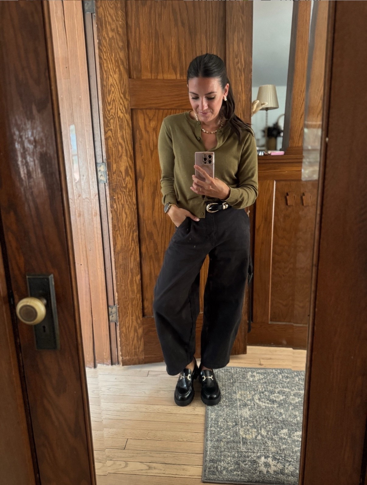 Olive green & curve-leg dreams 🍃🖤 This fall uniform is equal parts chic + comfy — cropped trousers, classic loafers, and the coziest cardigan. Linking every detail so you can shop the whole look!

#LTKStyleTip #LTKSeasonal

#LTKStyleTip #LTKSeasonal #LTKBeauty