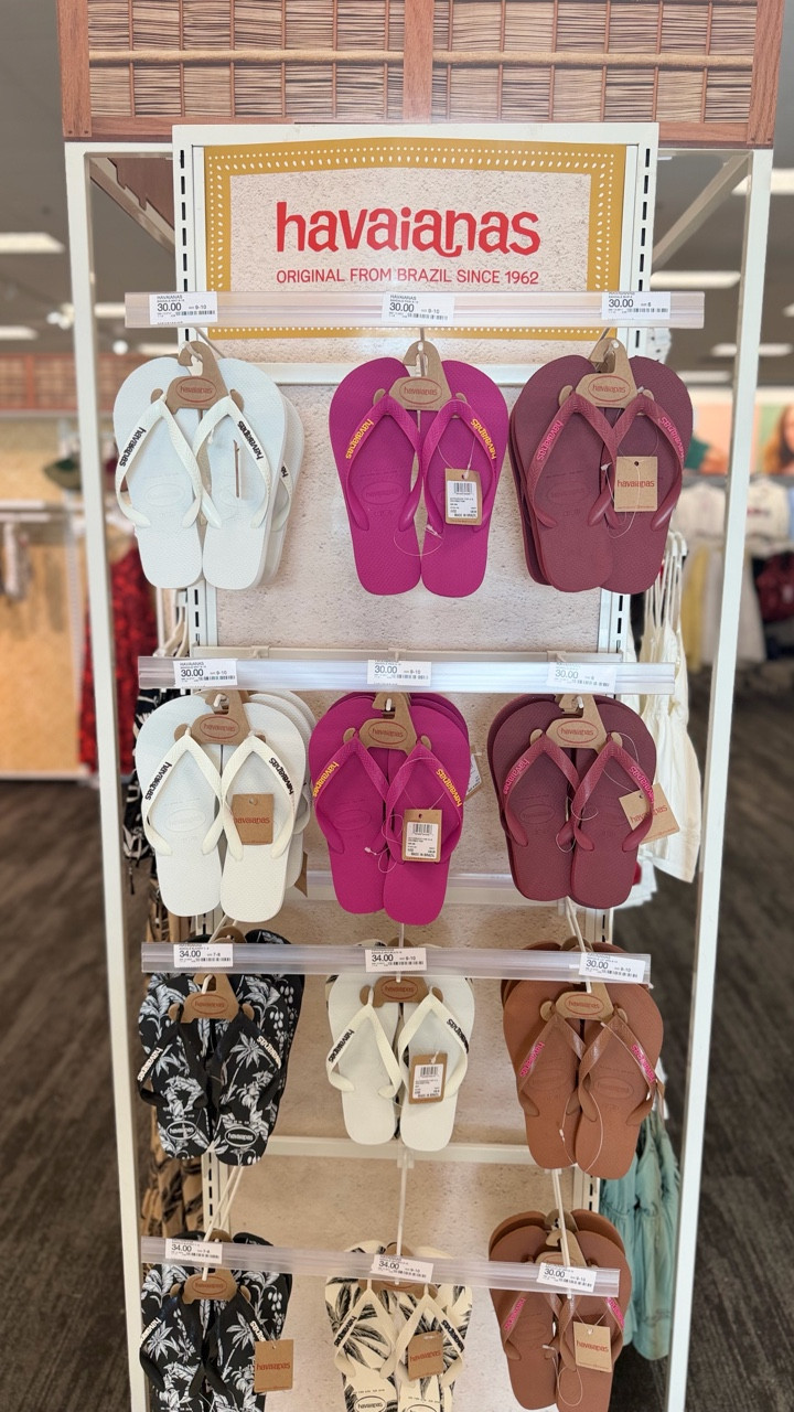 So happy to find Havaianas at Target!🎯 
Type “havaianas” for 🔗!🏃🏻‍♀️

#havaianas #target #targetstyle 
Havaianas, Target, Target Style