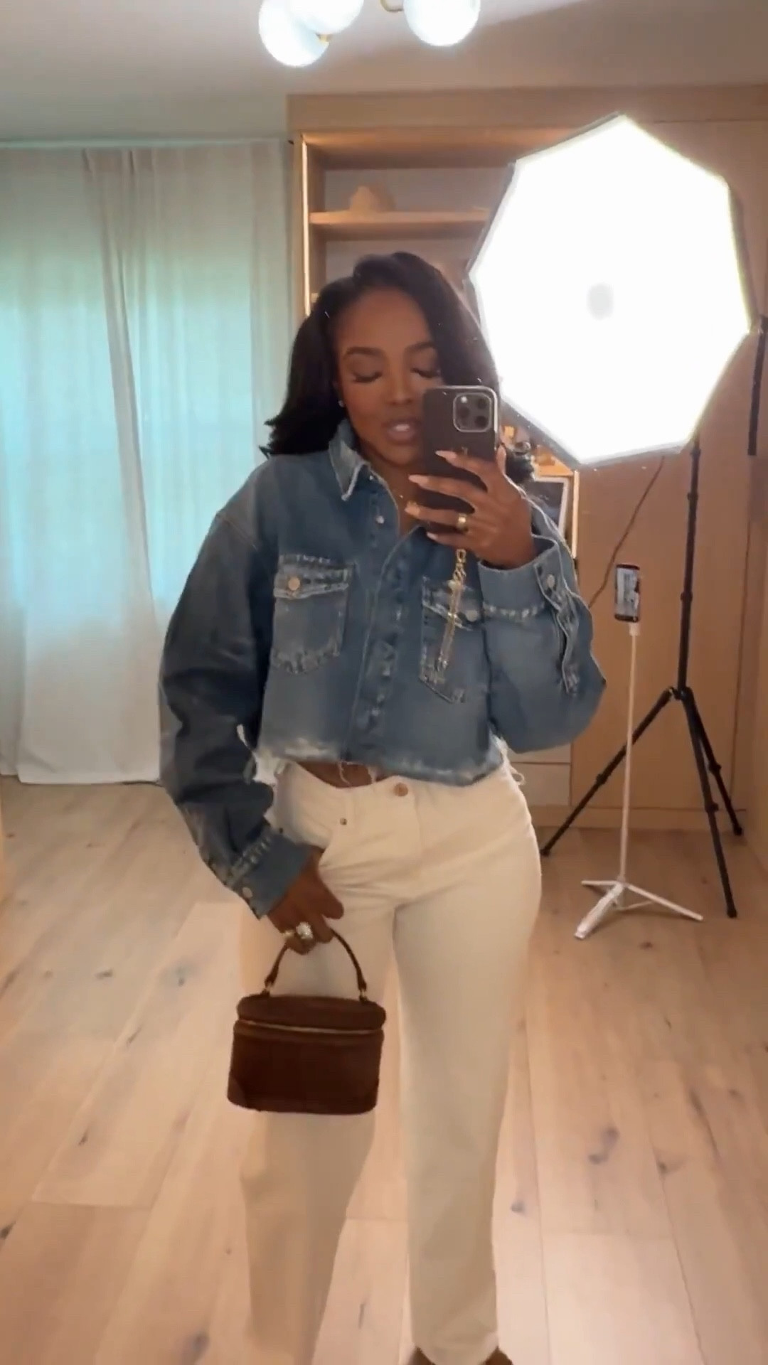 Scroll to shop this classic denim and white outfit. Perfect for brunch, casual days out, or weekend errands.

Measurements: 5'4", 138 lbs, 34D bust, 27" waist, 40" hips