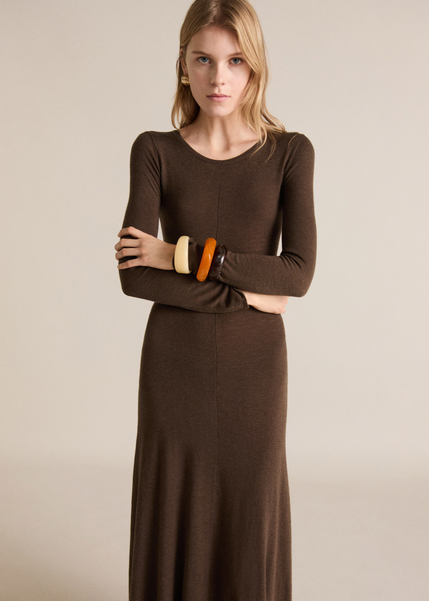 Asymmetrical low-knit dress - Women | MANGO United Kingdom | MANGO (UK)