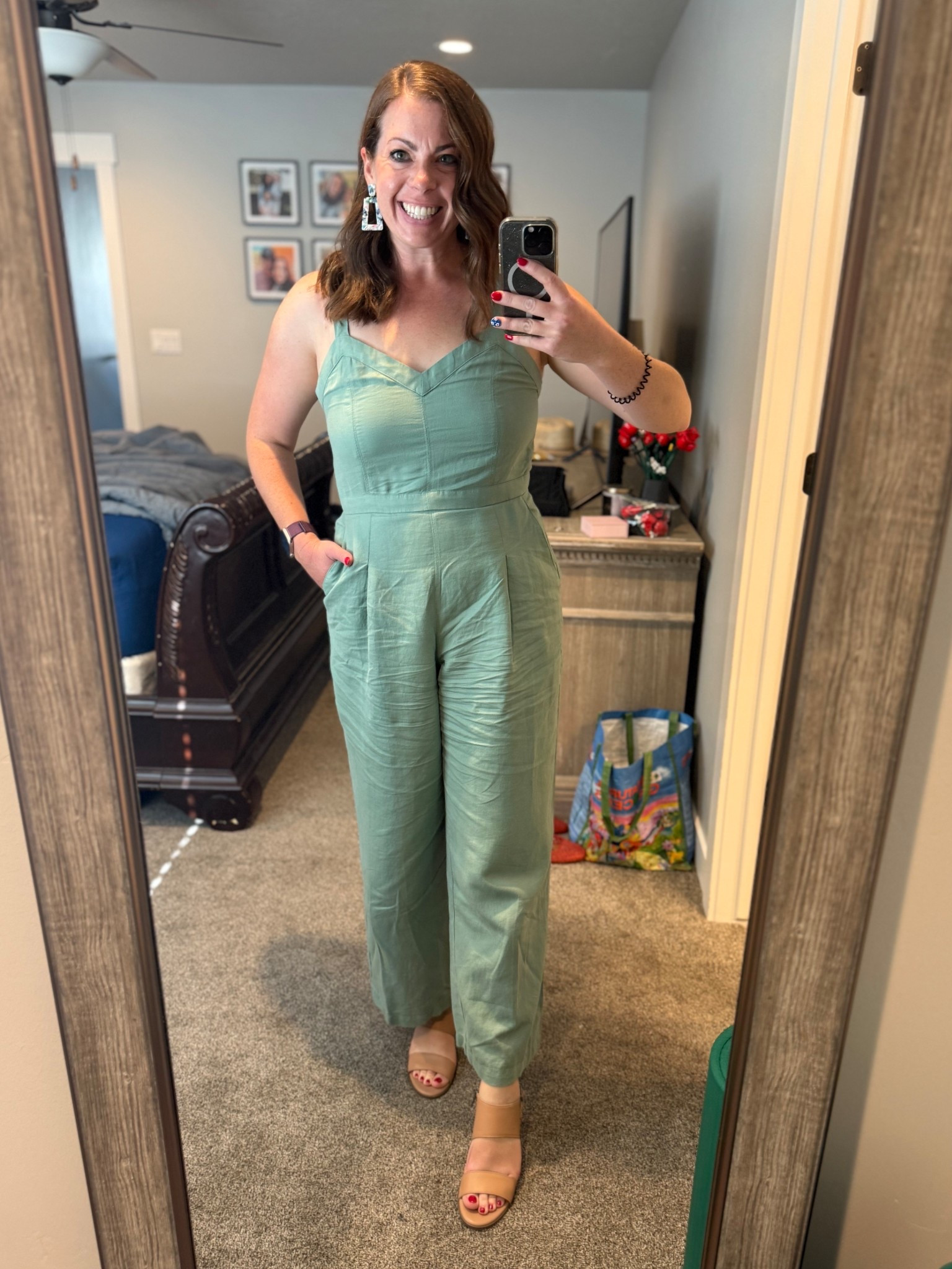I have been waiting for a day to wear this jumpsuit!! I finally made it happen!

Romper: Loft, 8
Shoes: Lucky Brand, TTS 

#LTKMidsize #LTKShoeCrush #LTKFindsUnder50