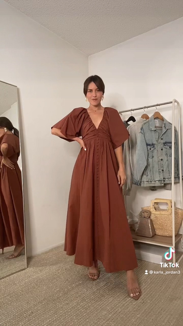 Obsessed with this stunning fall wedding dress 🤎 currently on sale! I’m wearing size 4 / US 0.

#LTKunder100 #LTKSeasonal #LTKwedding