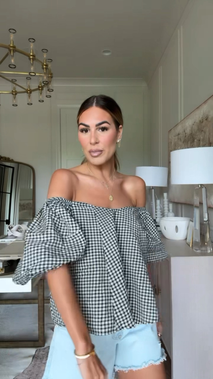 Use code HOLLIE20 for 20% off! 

Top small
Shorts 27

#LTKFindsUnder100 #LTKSeasonal #LTKStyleTip #LTKSaleAlert #LTKStyleTip #LTKSeasonal