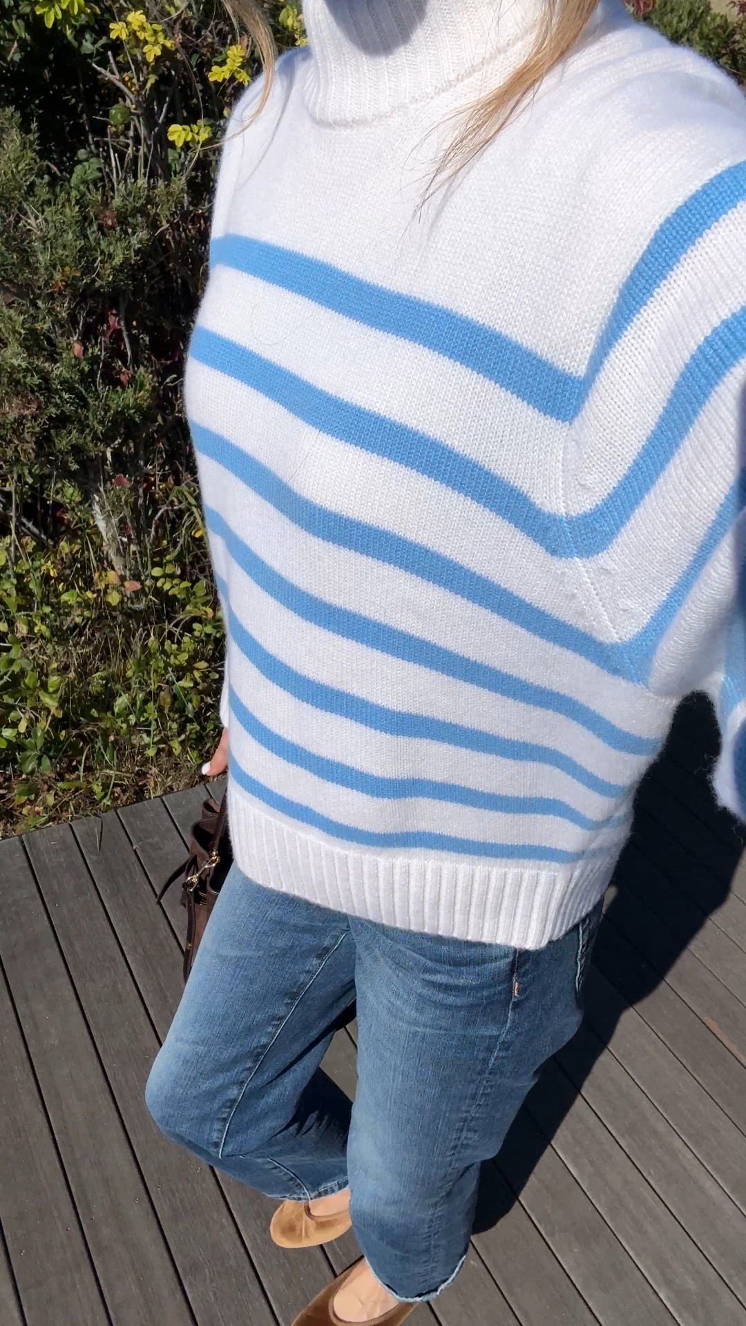 Wearing XS. I wanted it more cropped. I’m usually a Small. Super soft, mid weight 


#LTKTravel #LTKOver40