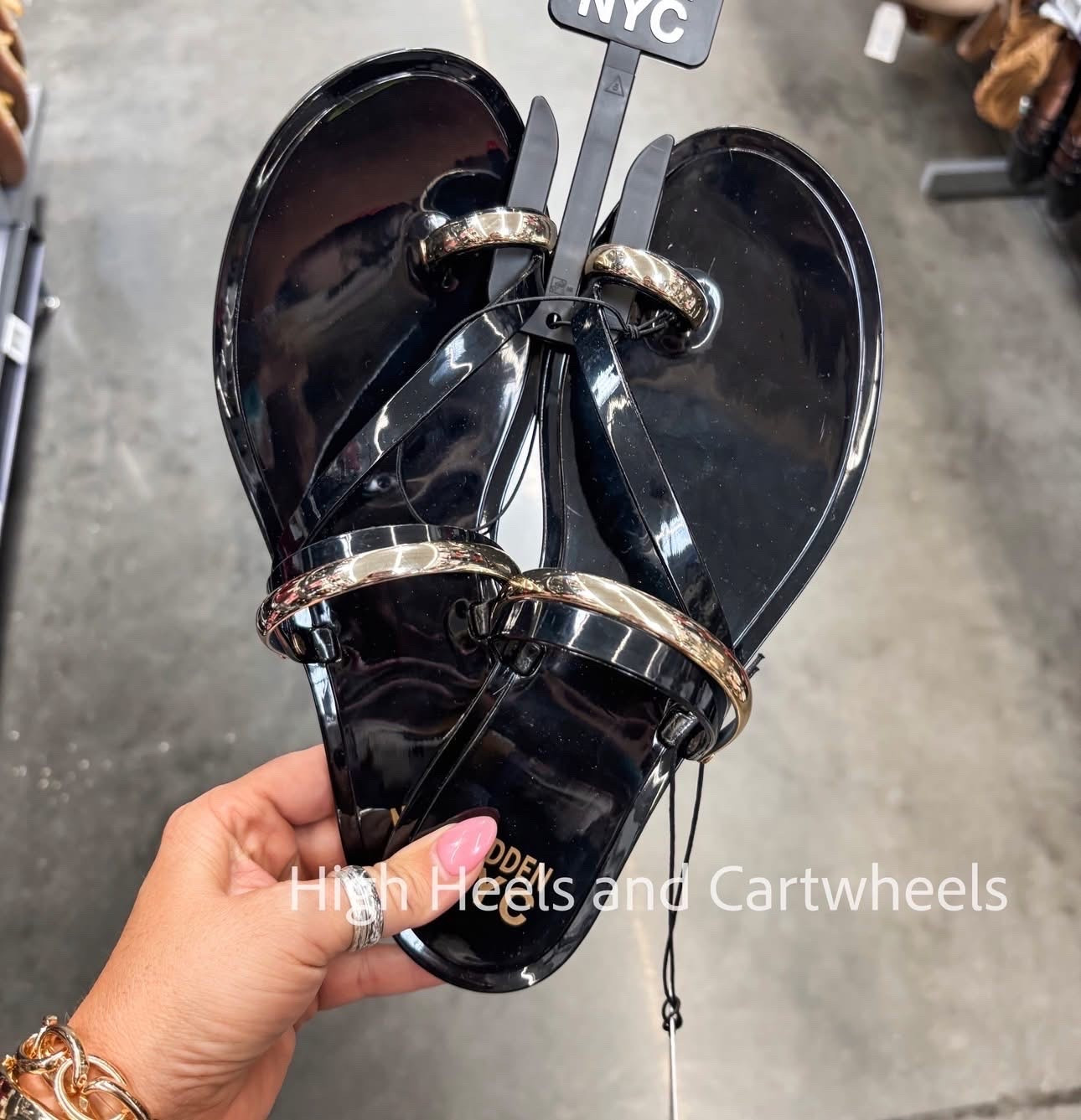 The most adorable new jelly sandals 😍😍