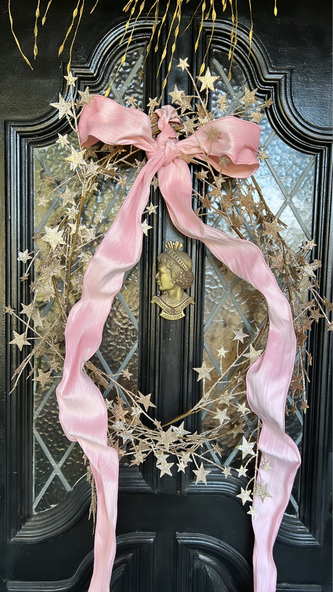 Wreath, garland, Christmas, PINKmas, door, porch

#LTKHoliday #LTKSeasonal #LTKsalealert