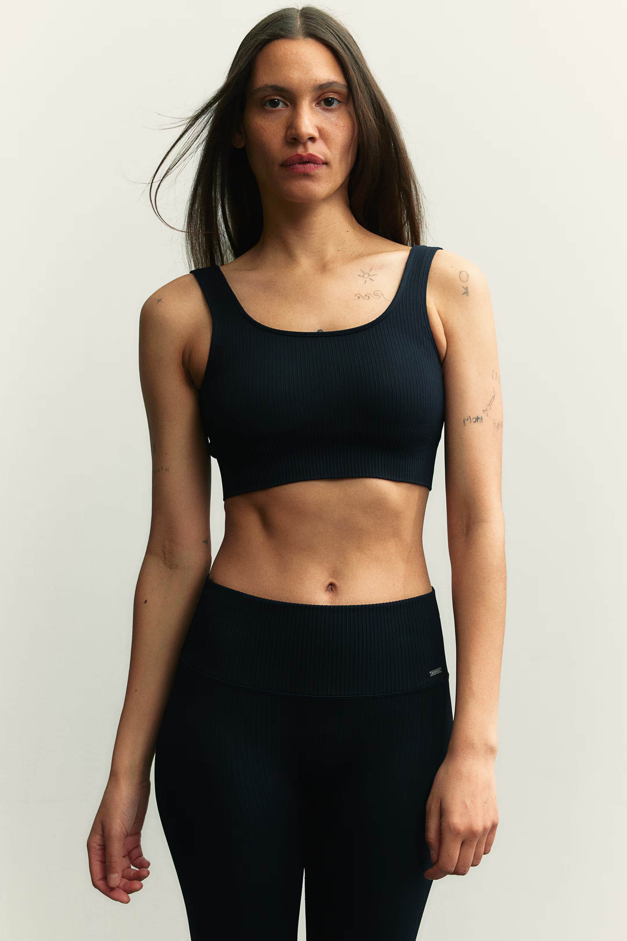 Ribbed Seamless Tights - Hoher Bund - Lang - Black - Ladies | H&M AT | H&M (DE, AT, CH, NL, FI)