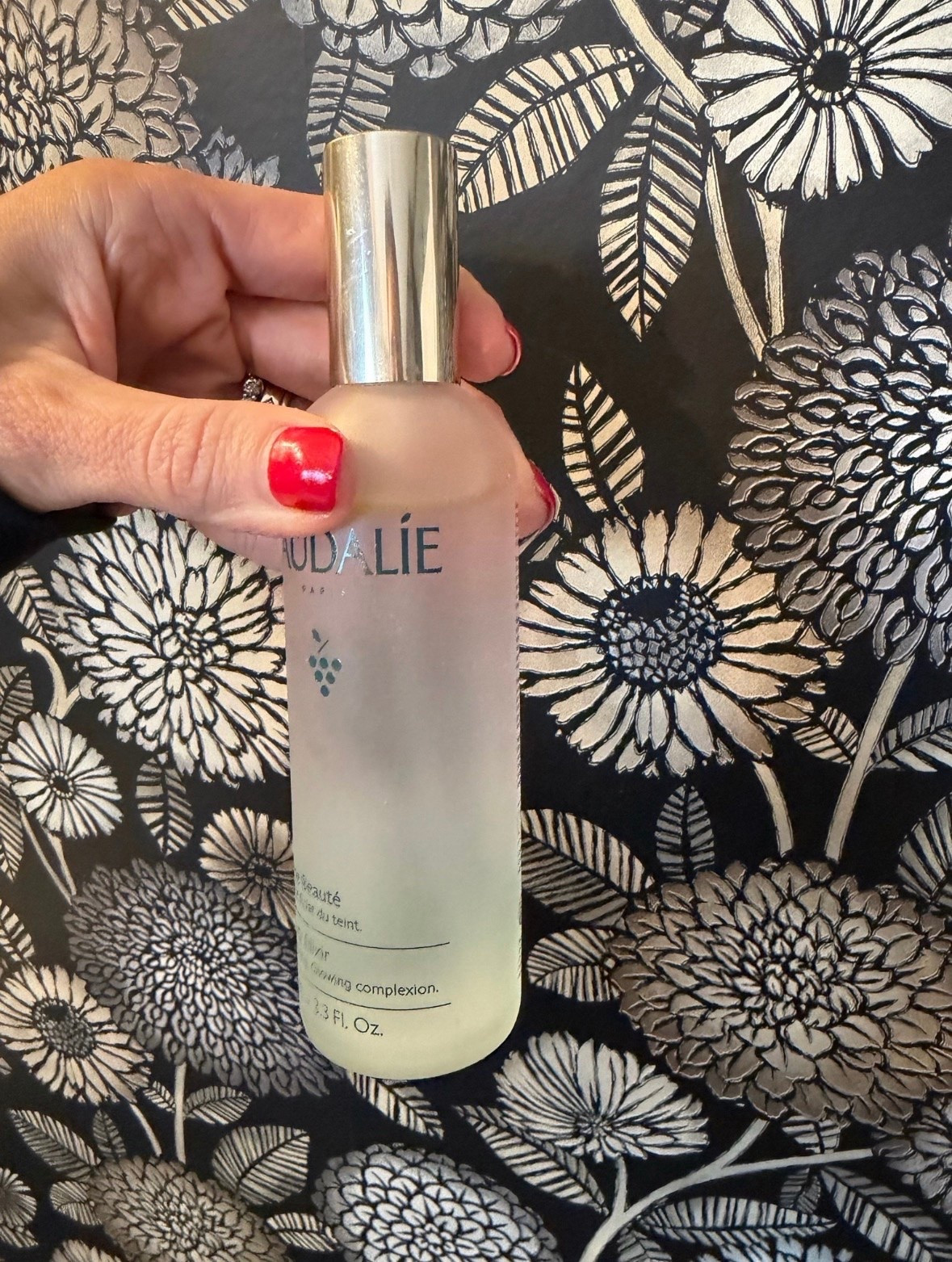 I love a good setting spray to keep my skin fresh all day. This one from Caudalie is a must-have for glowing skin. Perfect for busy days and long outings.

Caudalie, makeup setting spray, hydrating mist, radiant skin, long-lasting makeup, beauty routine, travel-friendly, face mist, skin care, themominstyle

#LTKBeauty #LTKTravel #LTKselfcare