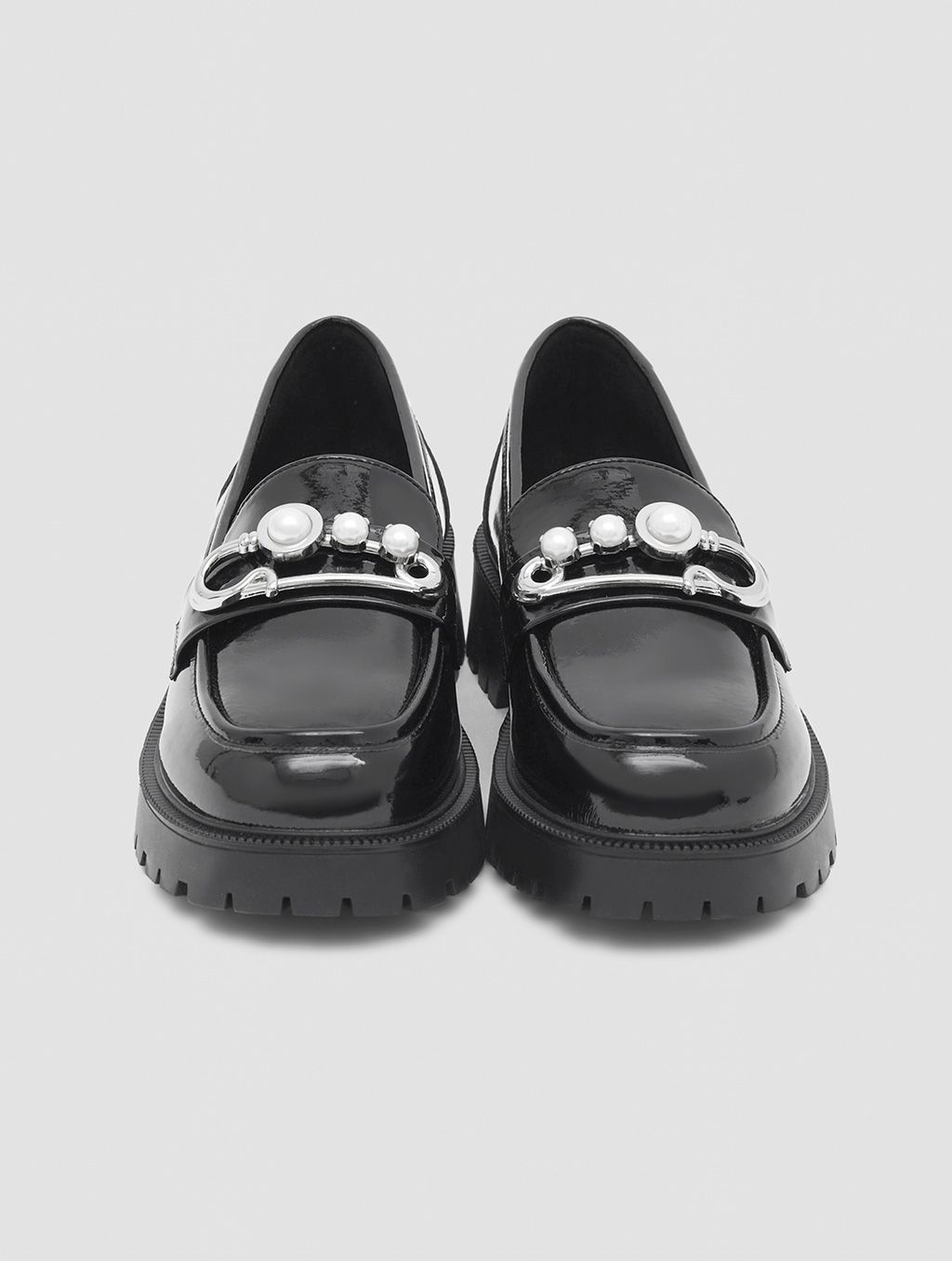 Shiny Round-toe Loafers with Pearl Buckle | Lattelierstore