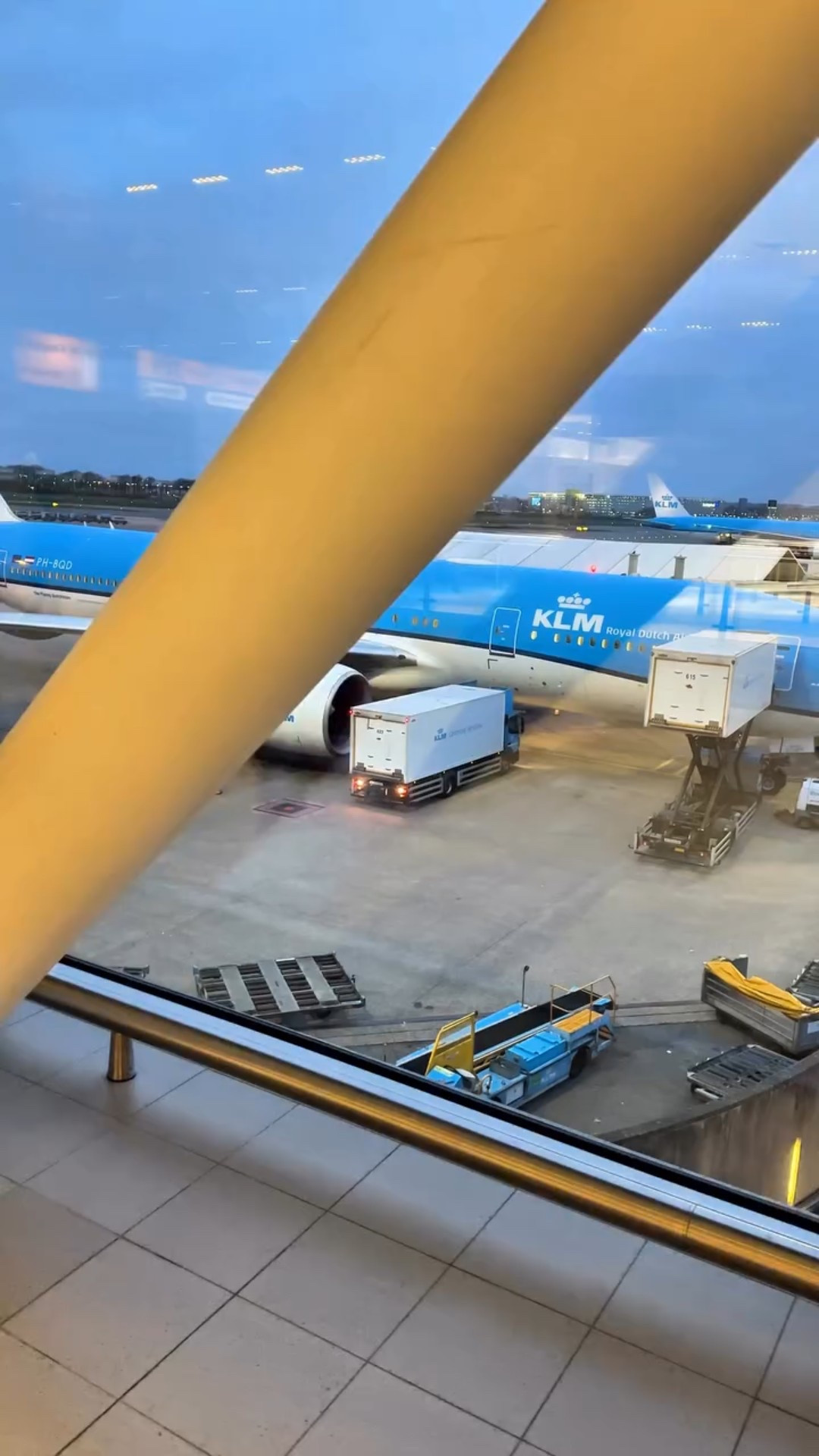 By far, my favorite airport lounge when flying through Europe 🗺️✈️
📍 @schiphol @iamsterdam via @klm @delta

#amsterdam #netherlands #airportlounge #europetravels #travelblogger