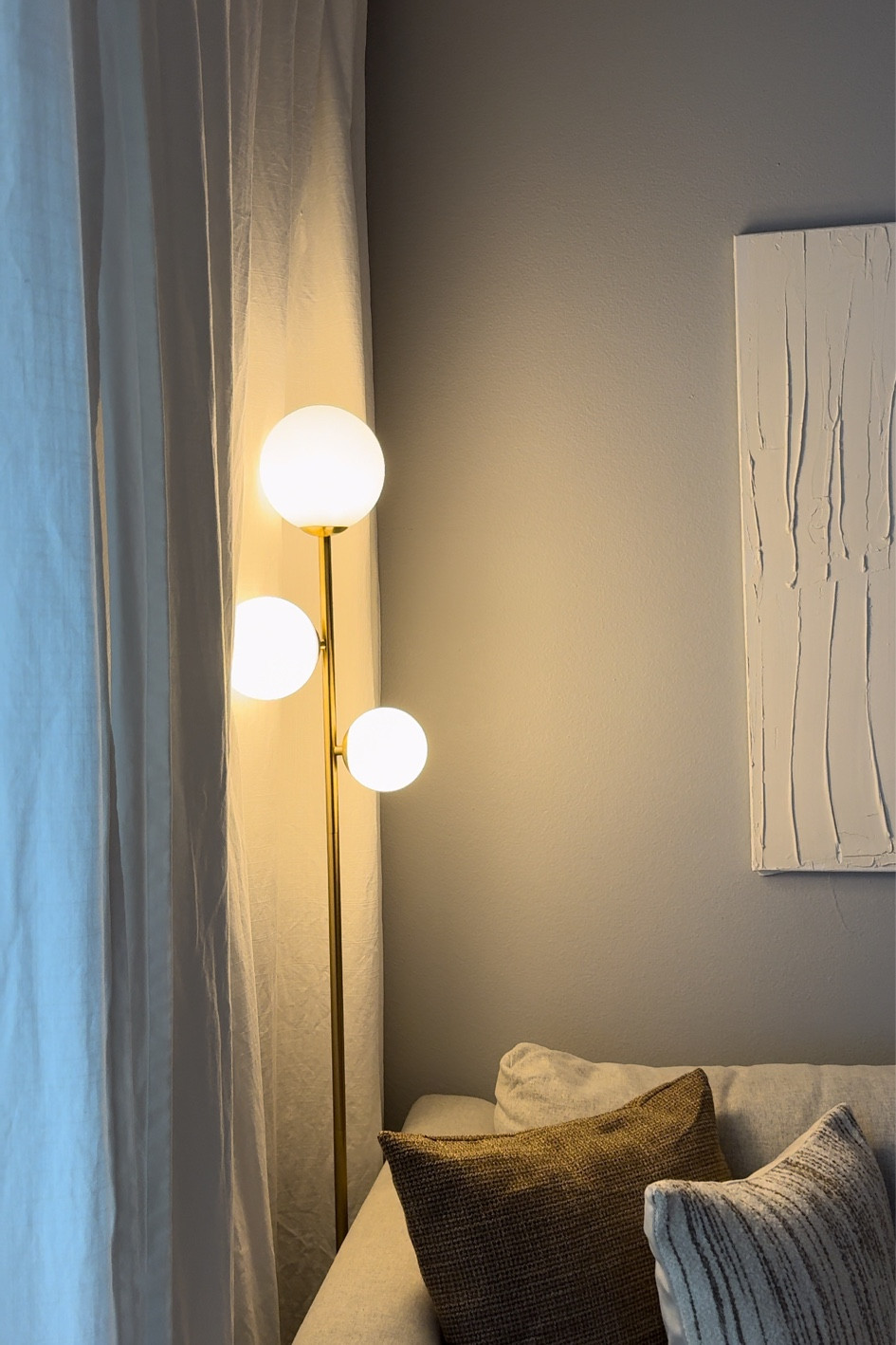 Floor lamp 💡✨✨ #homedecor #lighting #amazonhome #amazonhomedecor

#LTKHome