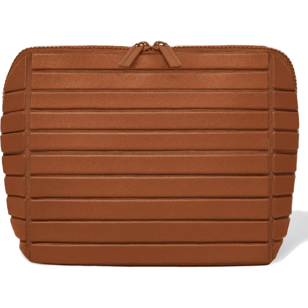 Parallelle The Medium Traveller Toiletry Kit in Vicuna at Nordstrom | Nordstrom