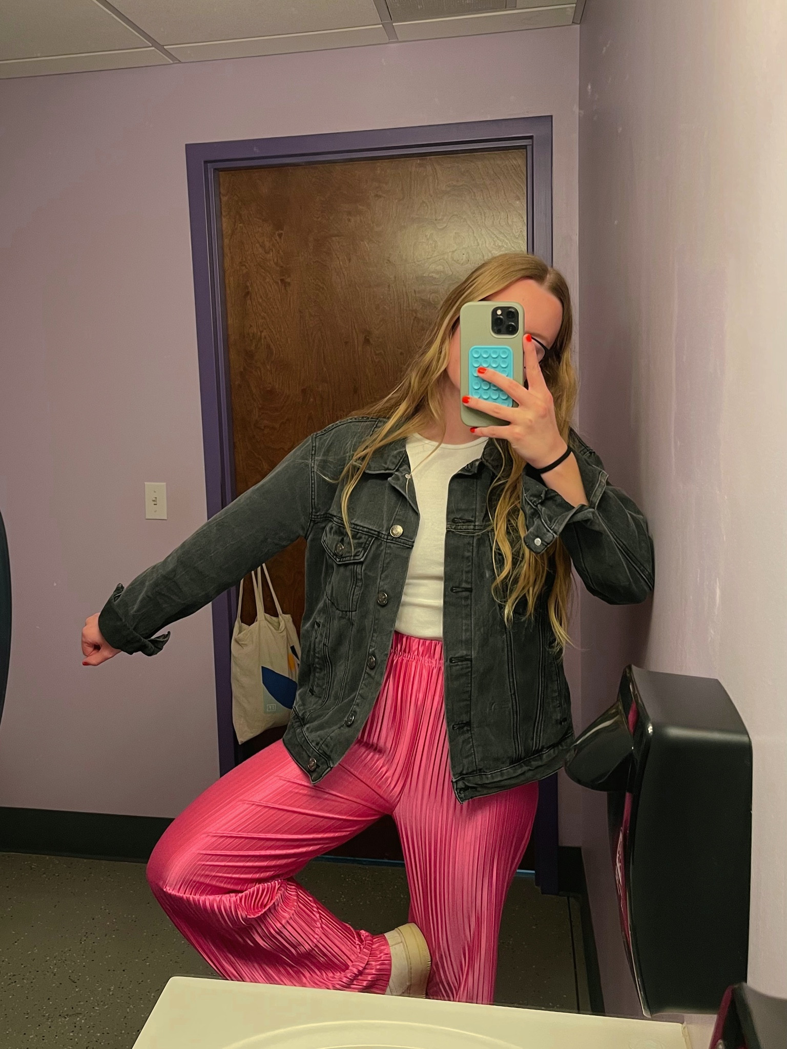 Valentine’s outfit!!  Love these fun & funky pants!  So comfortable & cute!

#LTKfindsunder50 #LTKstyletip #LTKworkwear