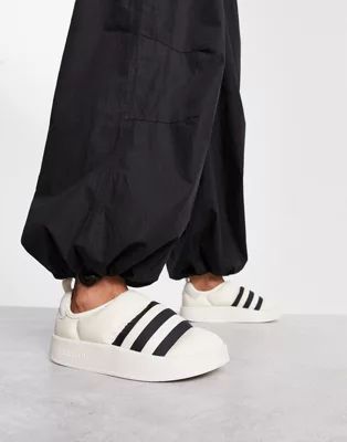 adidas Originals – Puffylette – Sneaker in Weiß mit schwarzem Detail | ASOS (Global)