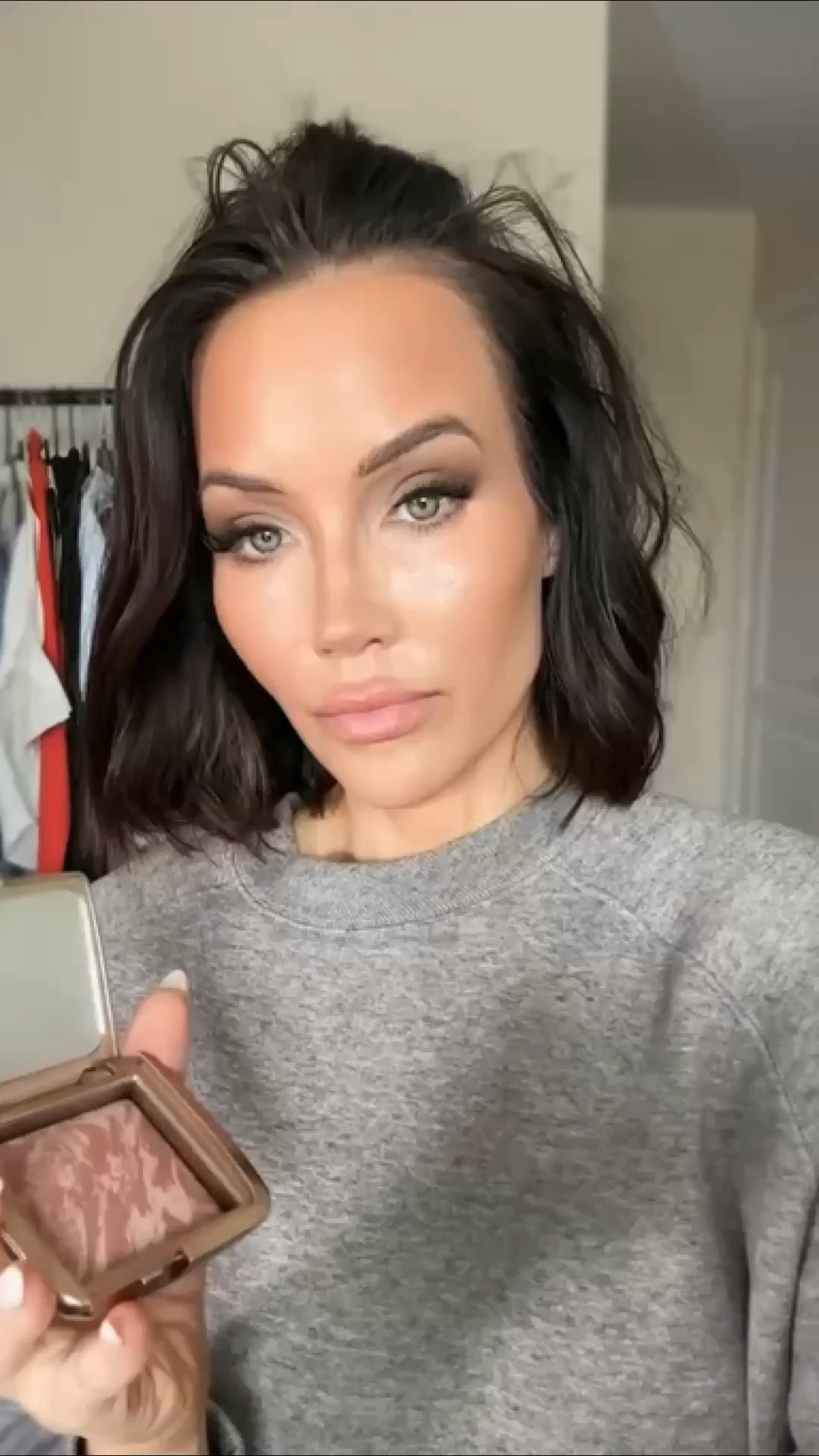 Extras for finishing touches
Mood exposure blush by hourglasss
Nude bronze light bronzer by hourglass
Pink undereye setting powder by Laura mercier 
Rhode liner in stretch
Nude honey liner as lipstick
Ibiza from Katiemoyer.com on top 
Illuminator
Nars powder in creek
Cocoa pave eyeliner 
