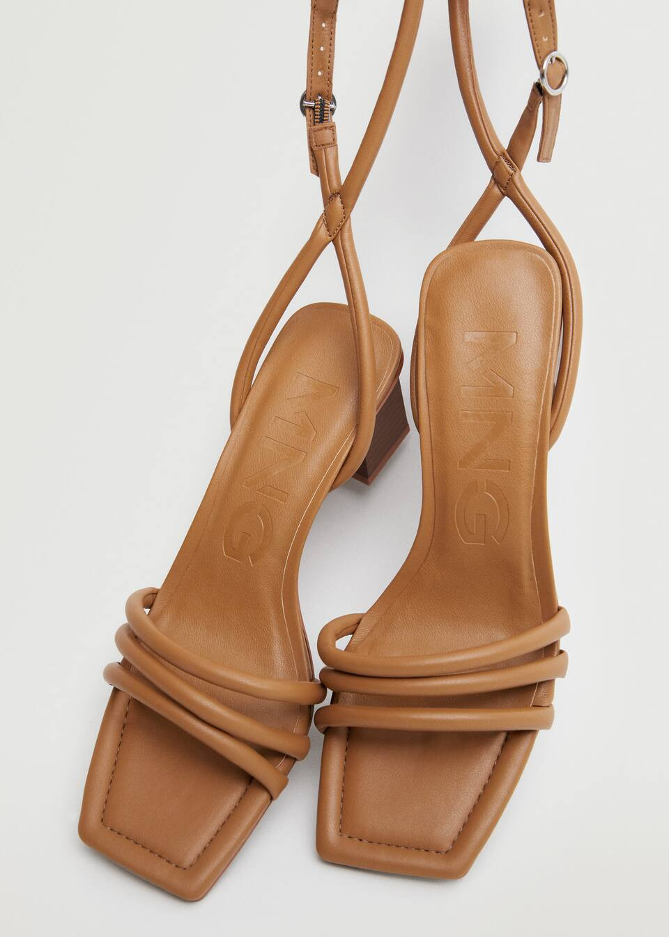 Heel strips sandals | MANGO (US)