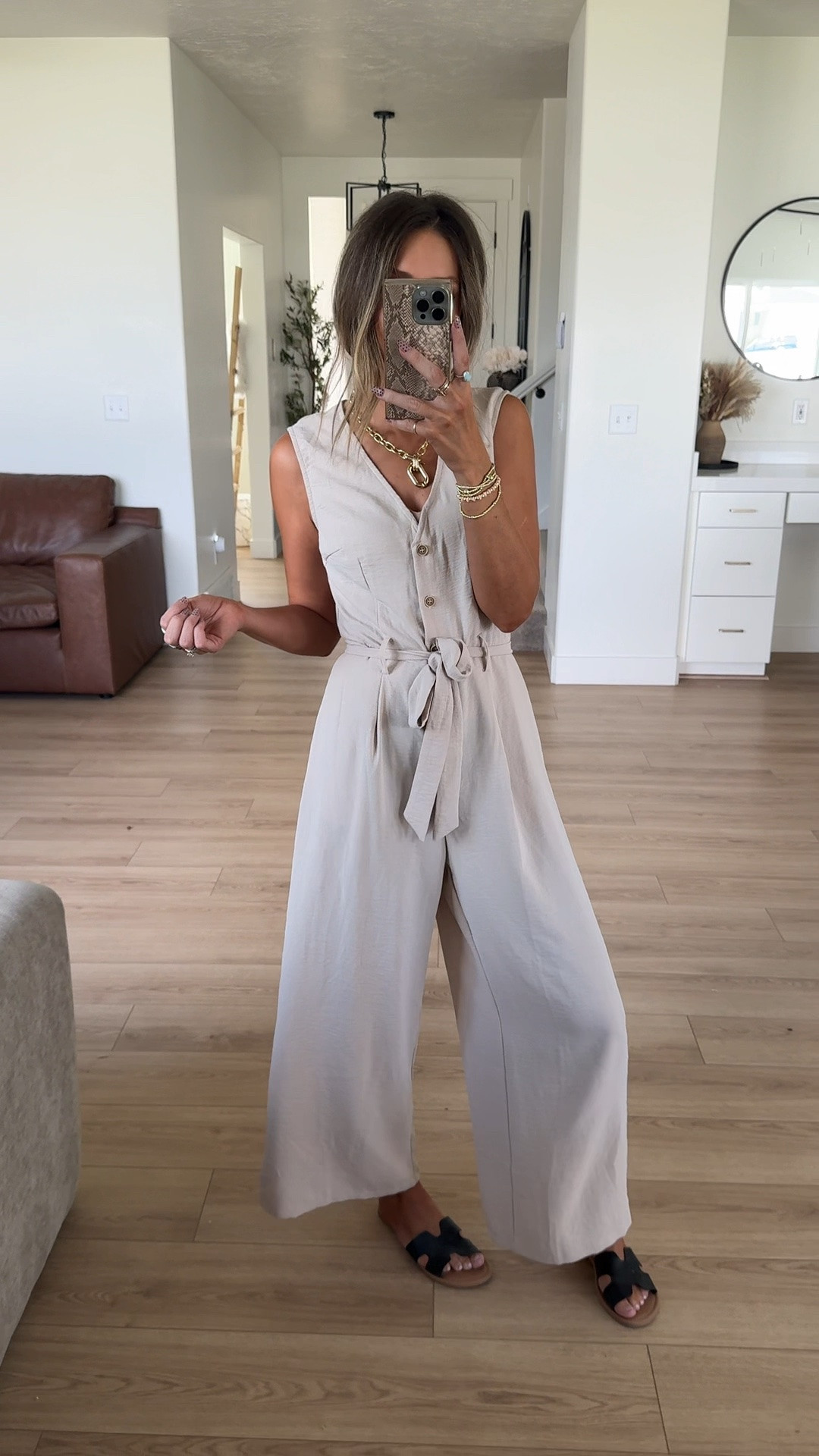 One piece and the outfit is handled. This tie waist wide leg jumpsuit is the easy polished option from my Cupshe try on. I am wearing a small in sand! @Cupshe #CUPSHE #jumpsuitstyle #oneanddoneoutfit