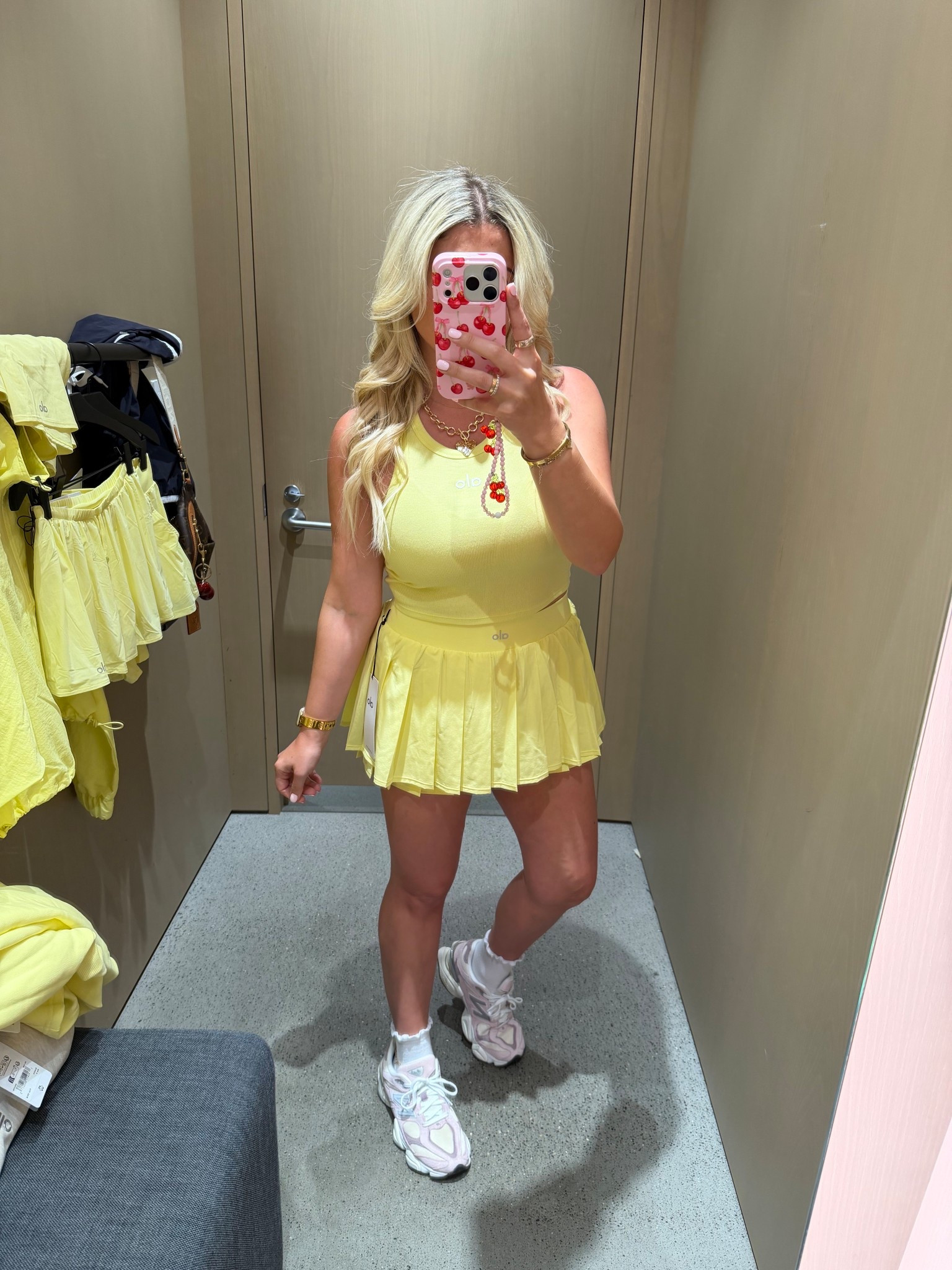 New Alo sunshine color! 
Size small
New balance tts

#LTKActive #LTKootd