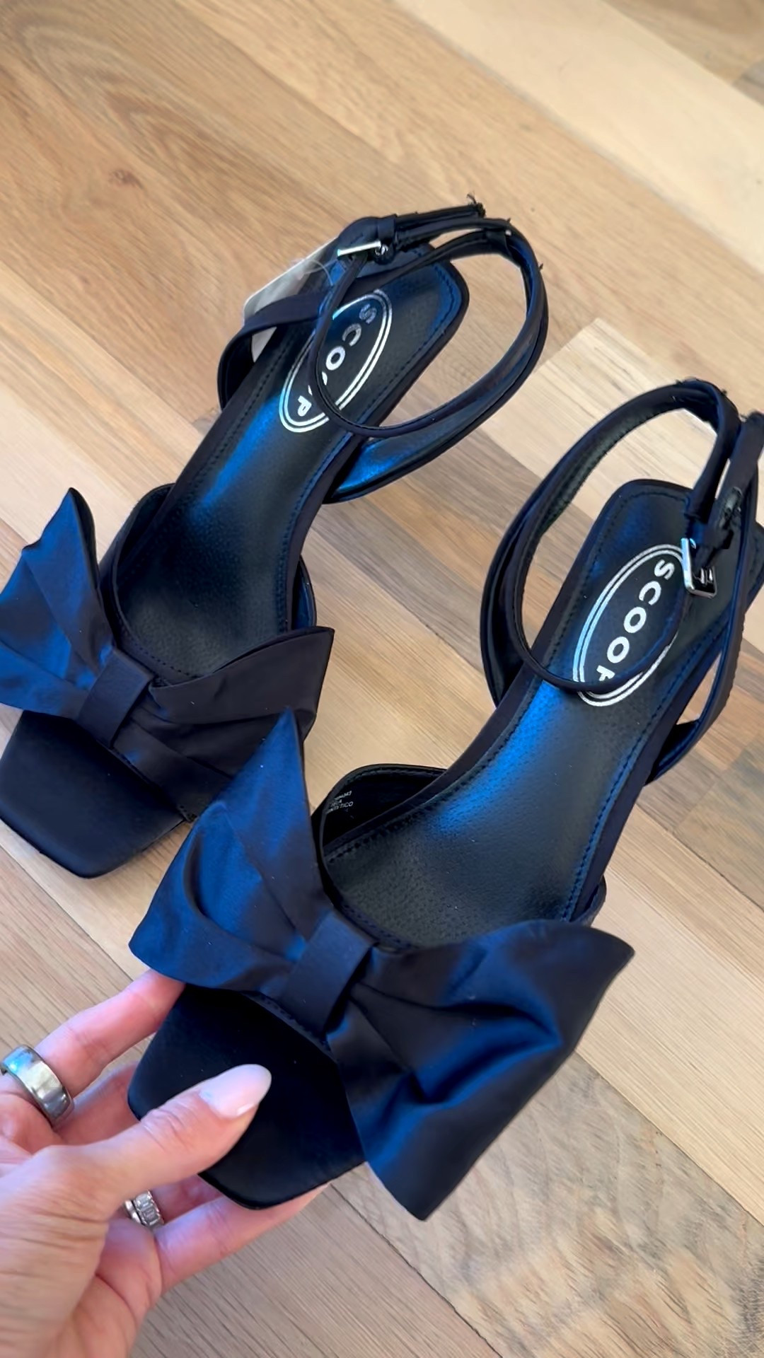 The perfect bow holiday heels come in red too! Only $30

#LTKFindsUnder100 #LTKHoliday #LTKFindsUnder50