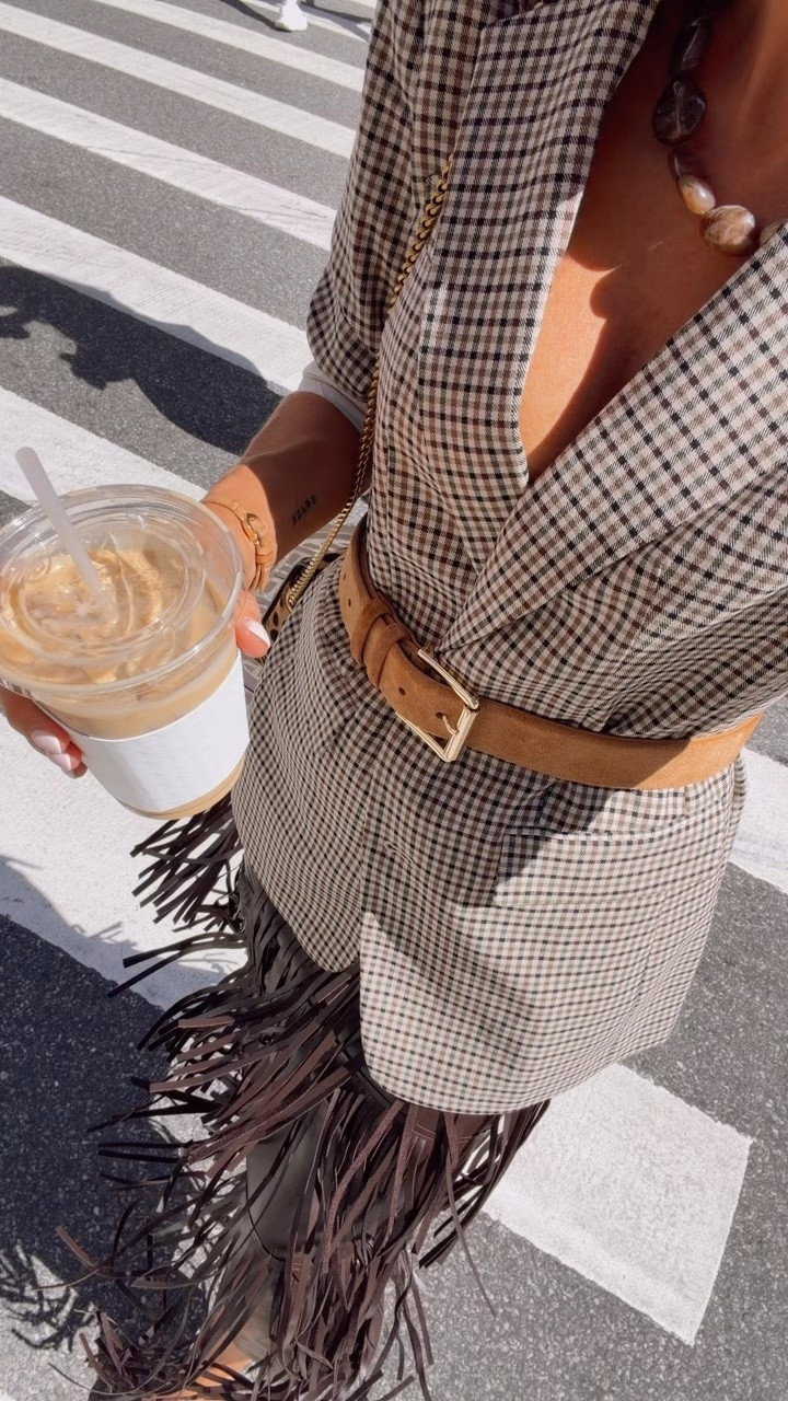 A classic blazer with a statement skirt! I love the mix of patterns/textures! Wearing XS/2!

Loverly Grey, Loft, fringe skirt, fall outfit, chic fall looks, plaid blazer, brown skirt, New York 

#LTKNYFW #LTKSeasonal