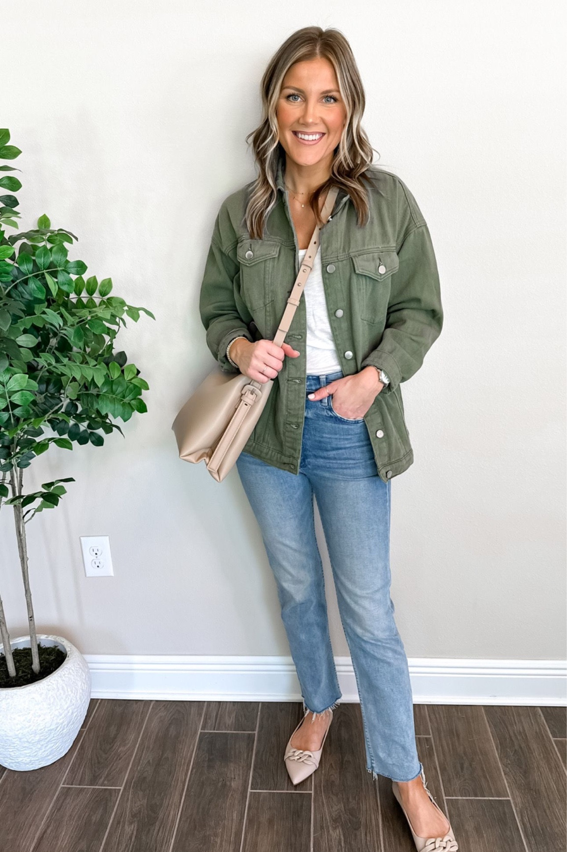 Fall Utility Jacket Outfit 

Army jacket  utility jacket  green jacket  casual outfit 

#LTKstyletip #LTKU #LTKxPrime