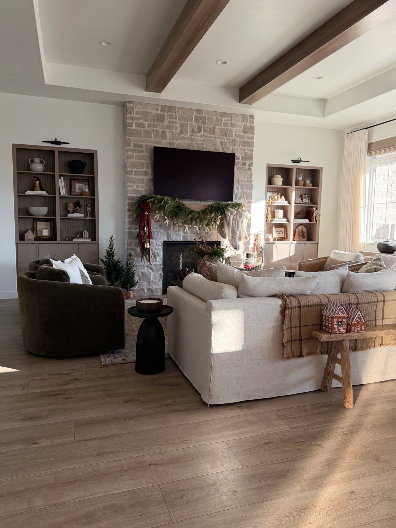 Our holiday living room!

#LTKHome #LTKFindsUnder100 #LTKHoliday