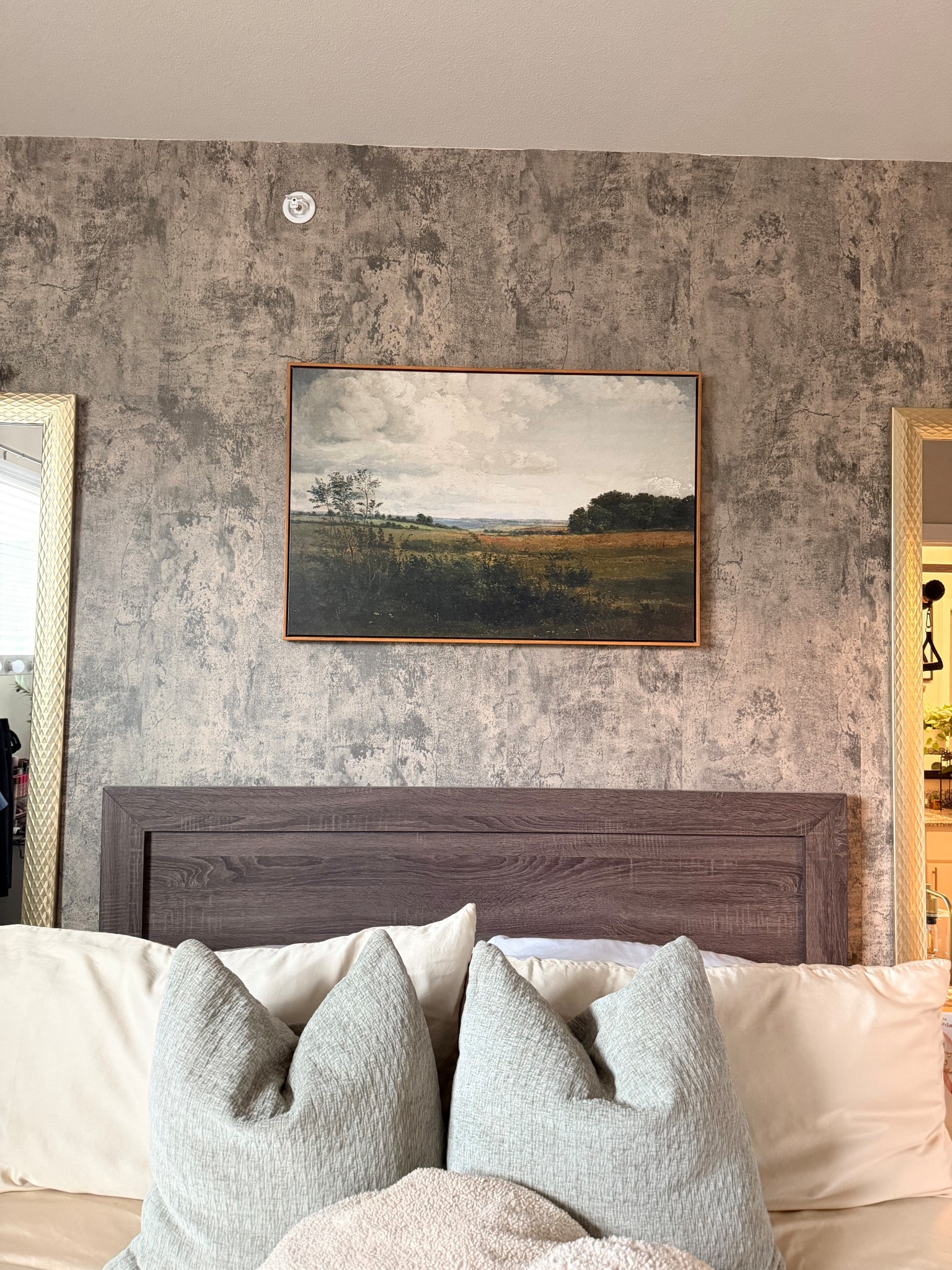 This Wayfair wall art was the missing piece my bedroom needed 🤎 I love how it brings a cozy, elevated hotel vibe to the space without doing too much. The landscape print, warm frame, textured wall, and soft neutral pillows make the whole room feel calm, styled, and expensive.

Shop my Wayfair home finds and bedroom decor favorites through my link.

#Wayfair #WayfairFinds #WayfairCreator #WayfairHome #WayfairDecor #BedroomDecor #BedroomInspo #HomeDecorFinds #WallArtDecor #LandscapeWallArt #NeutralHomeDecor #CozyBedroom #BedroomStyling #HomeDecorIdeas #AffordableHomeDecor #ModernBedroom #NeutralBedroom #InteriorStyling #HomeInspiration #CreatorHomeContent