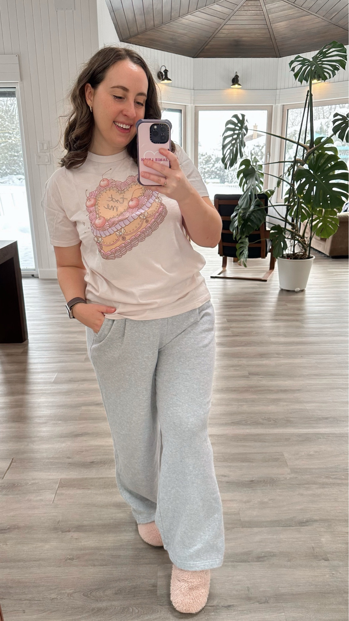 Weekend morning lounging in the comfiest sweats and the cutest tees 🥰💕

#LTKFindsUnder50 #LTKMidsize #LTKSeasonal