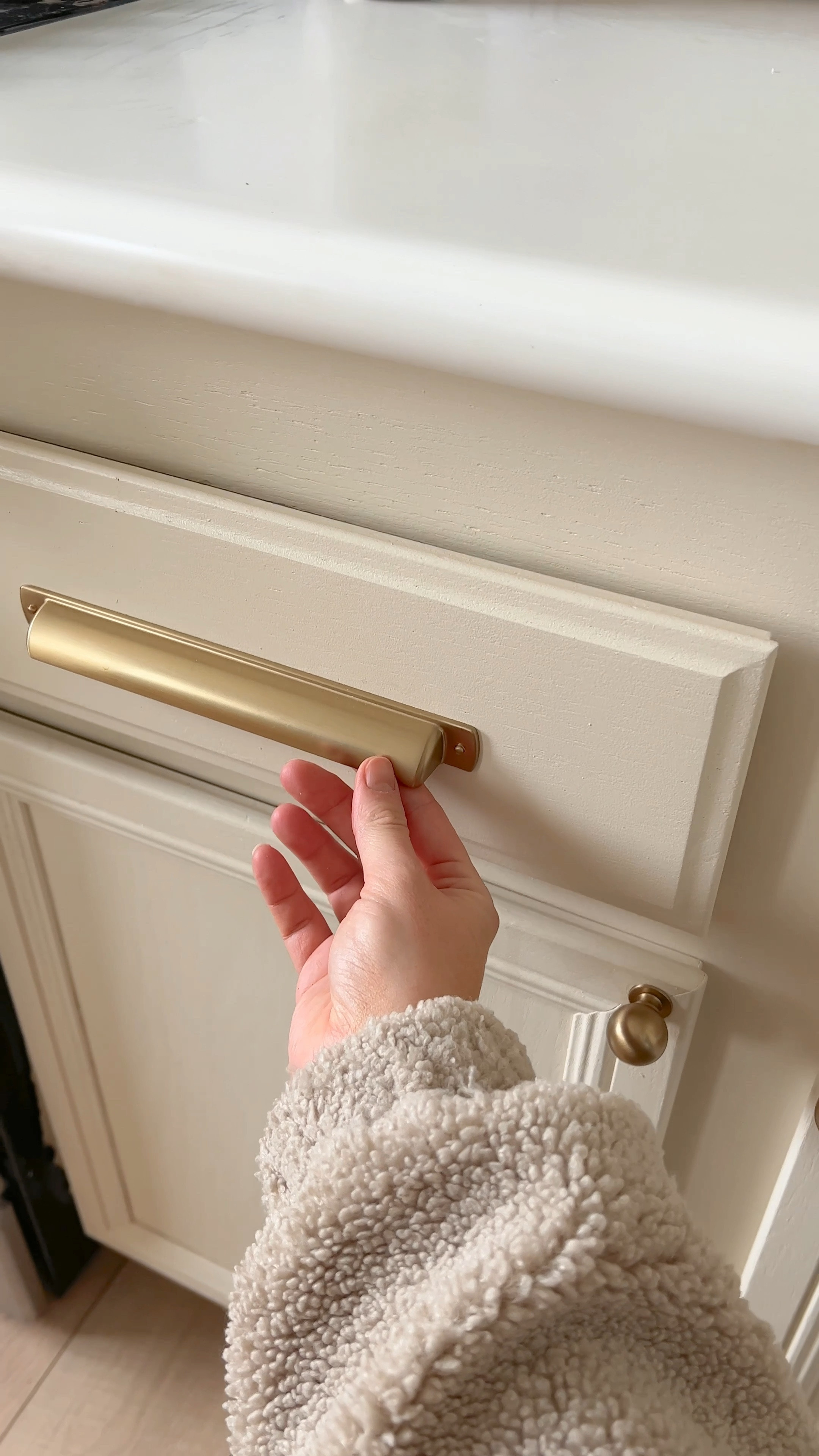 #PrimeDay | drawer pulls & knobs are 20% off 🤍

#LTKFindsUnder50 #LTKStyleTip #LTKHome