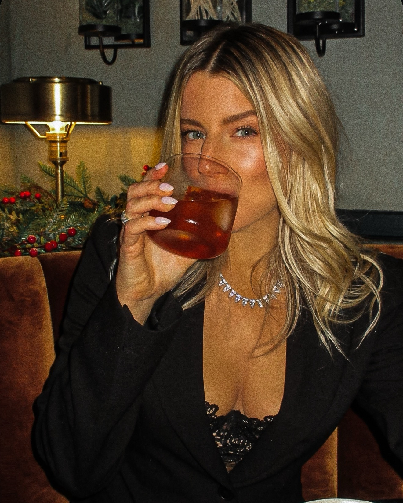 seasonal behavior 

#holidaystyle #minimalstyle #minimalchic 

#LTKdayinmylife #LTKHoliday #LTKootd