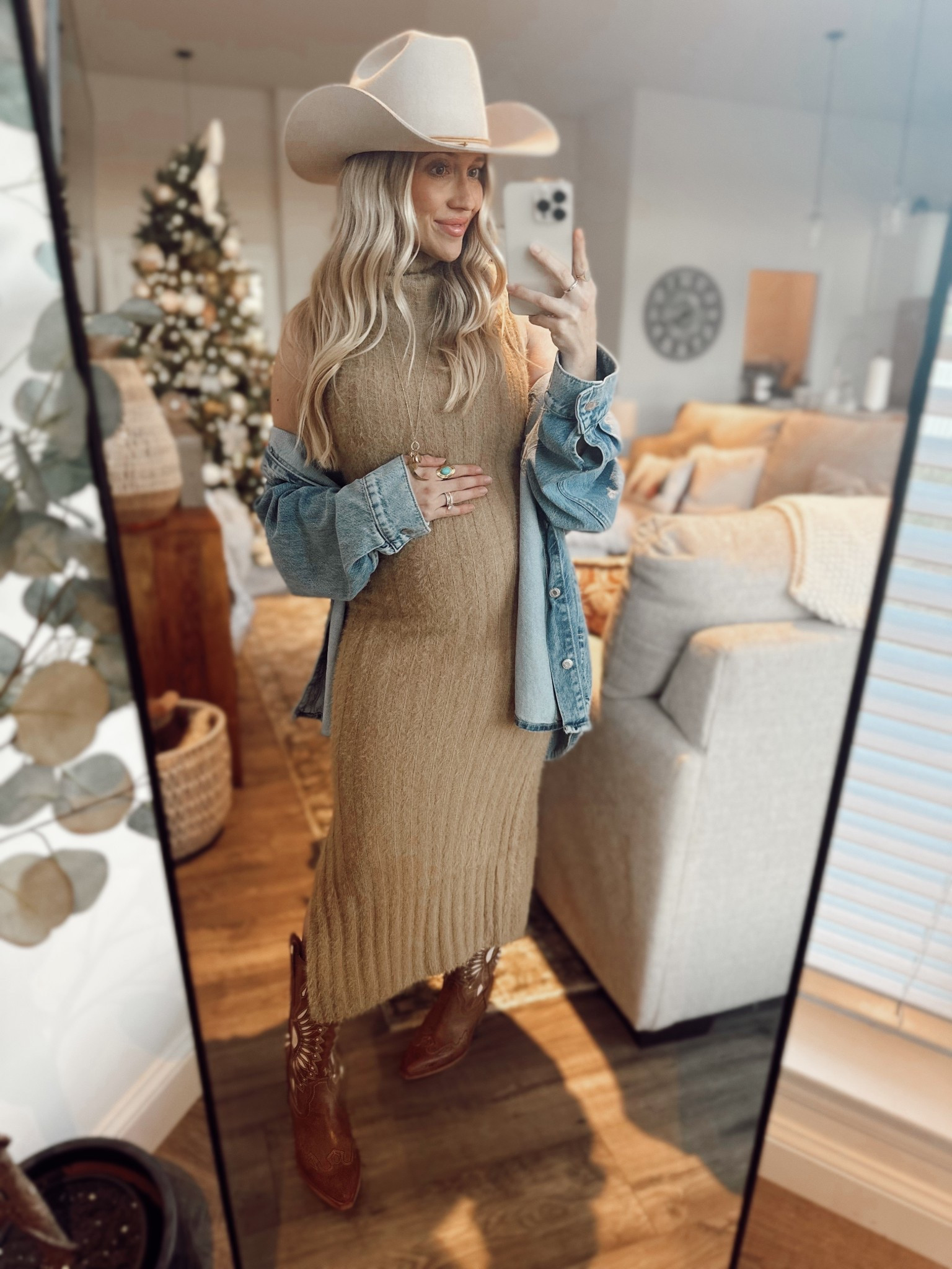 christmas outfit women | bump friendly christmas outfit 

#LTKootd #LTKBump #LTKHoliday