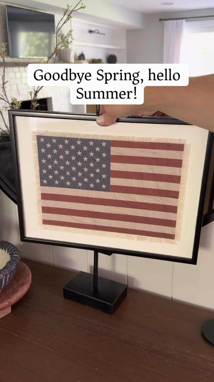 Summer decor must have 🇺🇸
Perfect for Memorial Day and the Fourth of July. 

Comment FLAG and I’ll send you the details. 

#memorialday #mdw #eastcoastsummer
#memorialdayparty