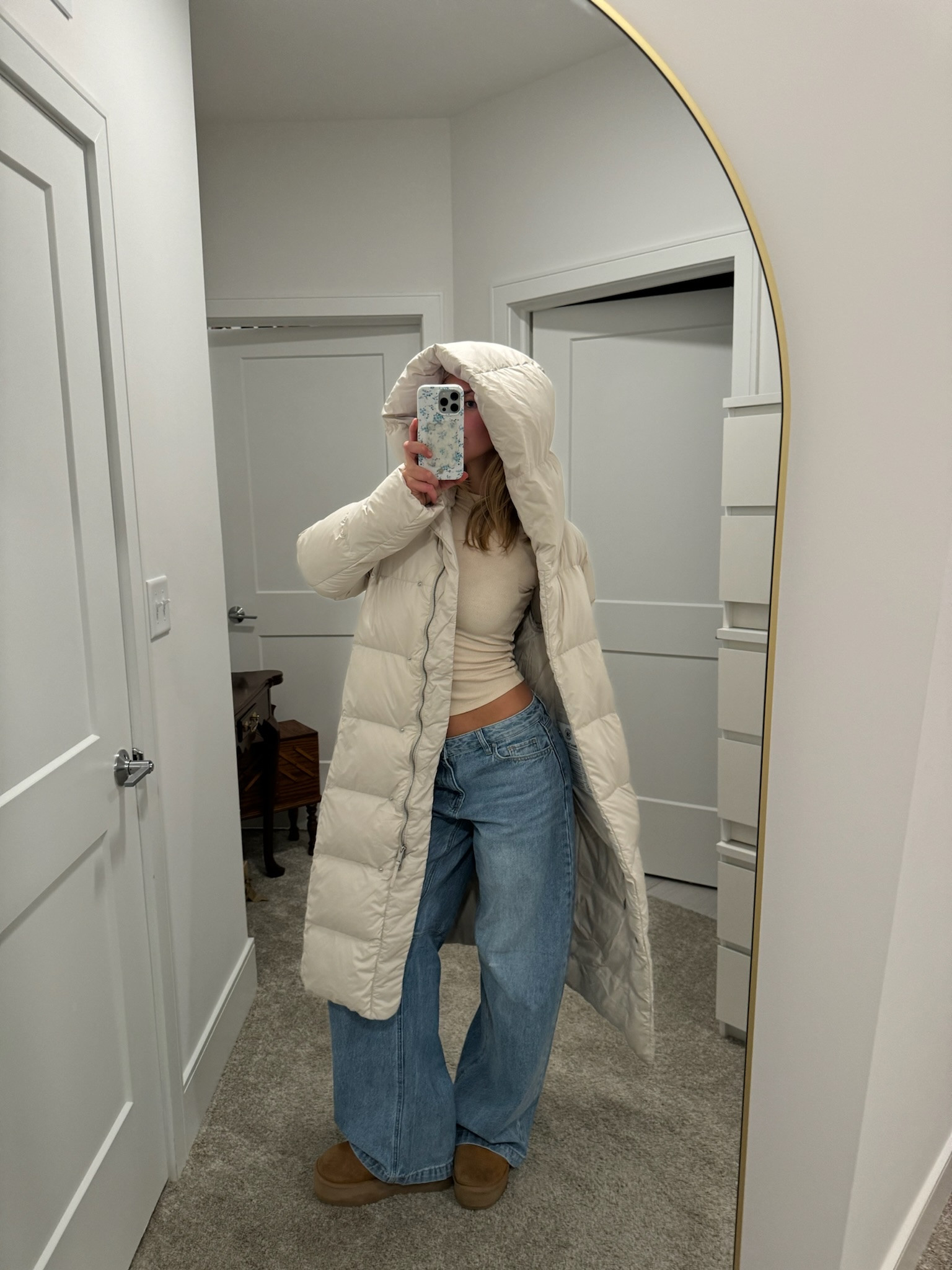 Winter Outfit Inspo! ❄️ 

winter fashion, puffer coat, baggy jeans, nuuds long sleeve, casual outfit, platform uggs 

#LTKSeasonal #LTKStyleTip