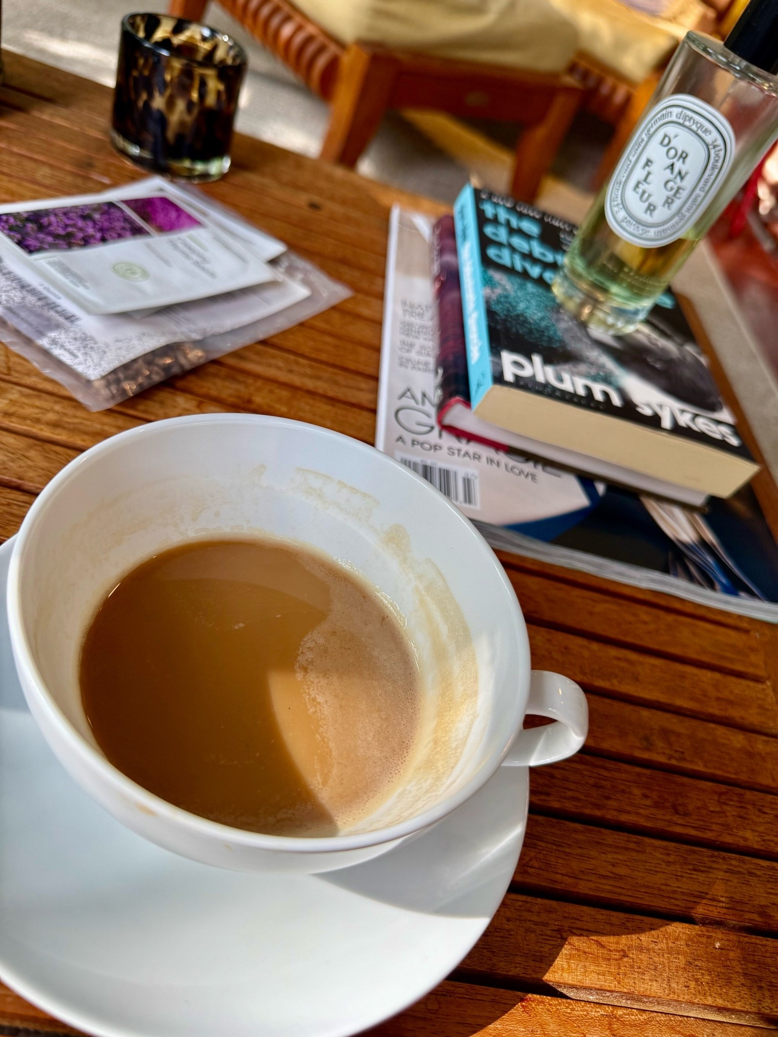 Good Sunday morning to you! Coffee, magazines, my favorite oversized coffee cup + saucer, and a spritz of room spray before the day begins. It’s amazing how a few simple details can make a home feel calm, welcoming, and beautifully lived in.   #CoffeeLover #HomeDecor  #EverydayStyle
