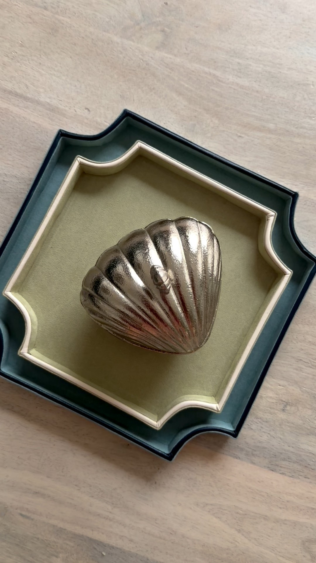 Coffee table decor

Affordable decor, home decor, living room, beach house, home refresh, target finds

#LTKHome #LTKSaleAlert #LTKSeasonal