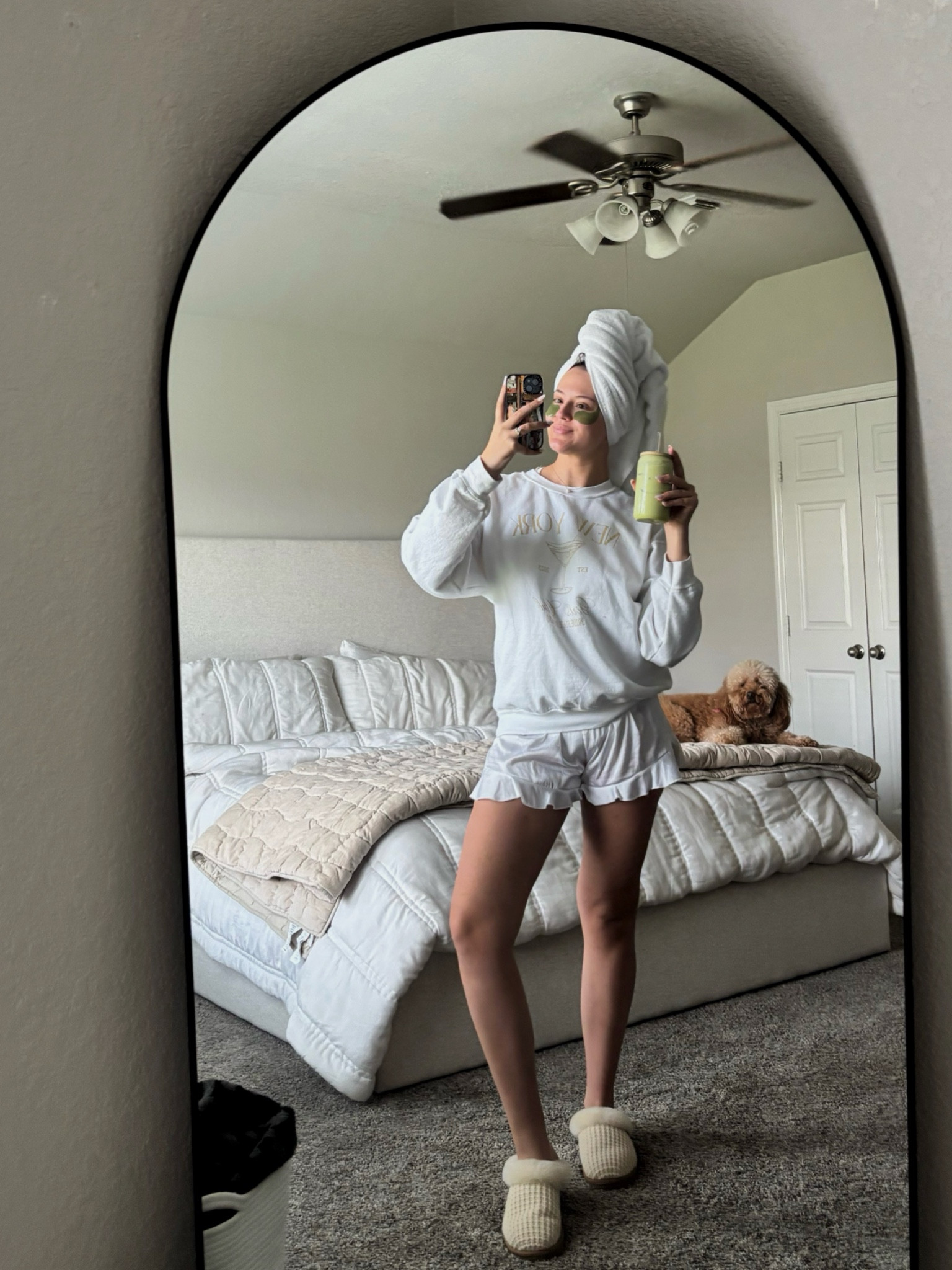 cozy sunday mornings 🍵



cozy Sunday fashion, bedroom decor, cozy bedroom, neutral bedroom decor