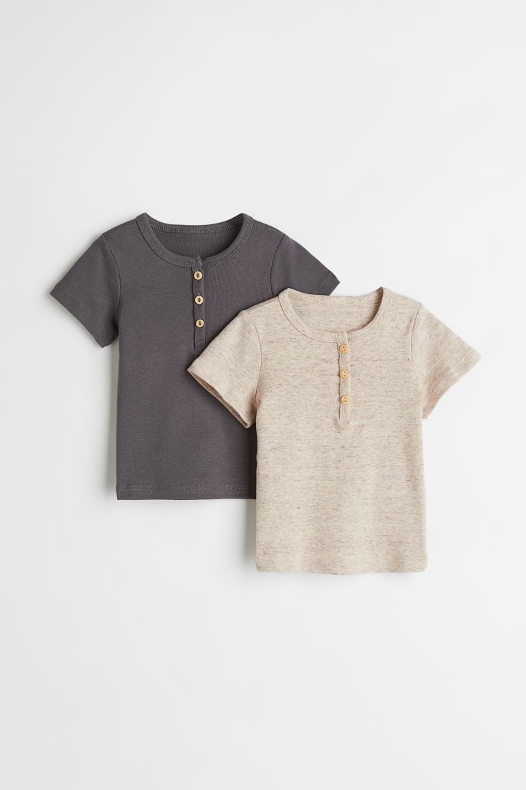 Conscious choice  Baby Exclusive. T-shirts in soft, organic cotton jersey with buttons at top and... | H&M (US)