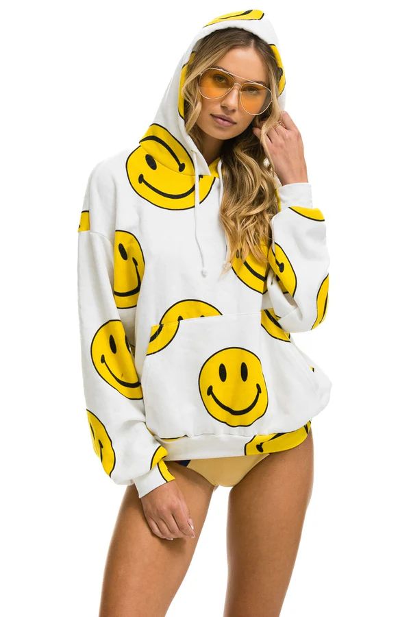 SMILEY REPEAT RELAXED PULLOVER HOODIE - WHITE | Aviator Nation