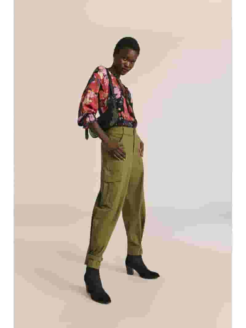 Jessica Simpson Women's and Women's Plus Cargo Low Rise Pants, Sizes 2-26W - Walmart.com | Walmart (US)