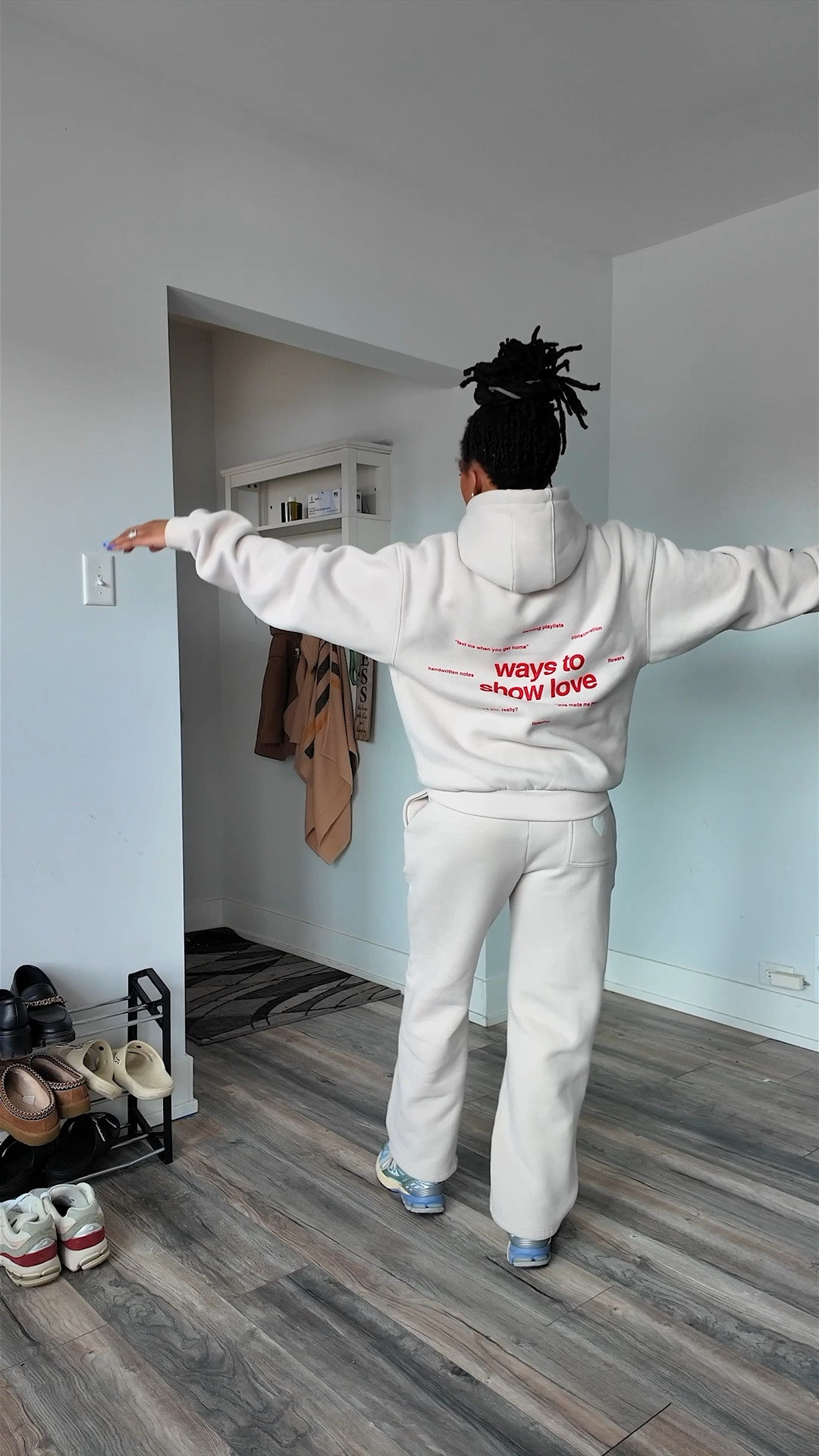 i hate road trips, but at least ima be comfy in my @comfrt ✨💅🏽 love a good sweatsuit and i didn’t even need a coat in this weird weather cus of my layerssss boo 


#LTKPetite #LTKTravel #LTKgrwm