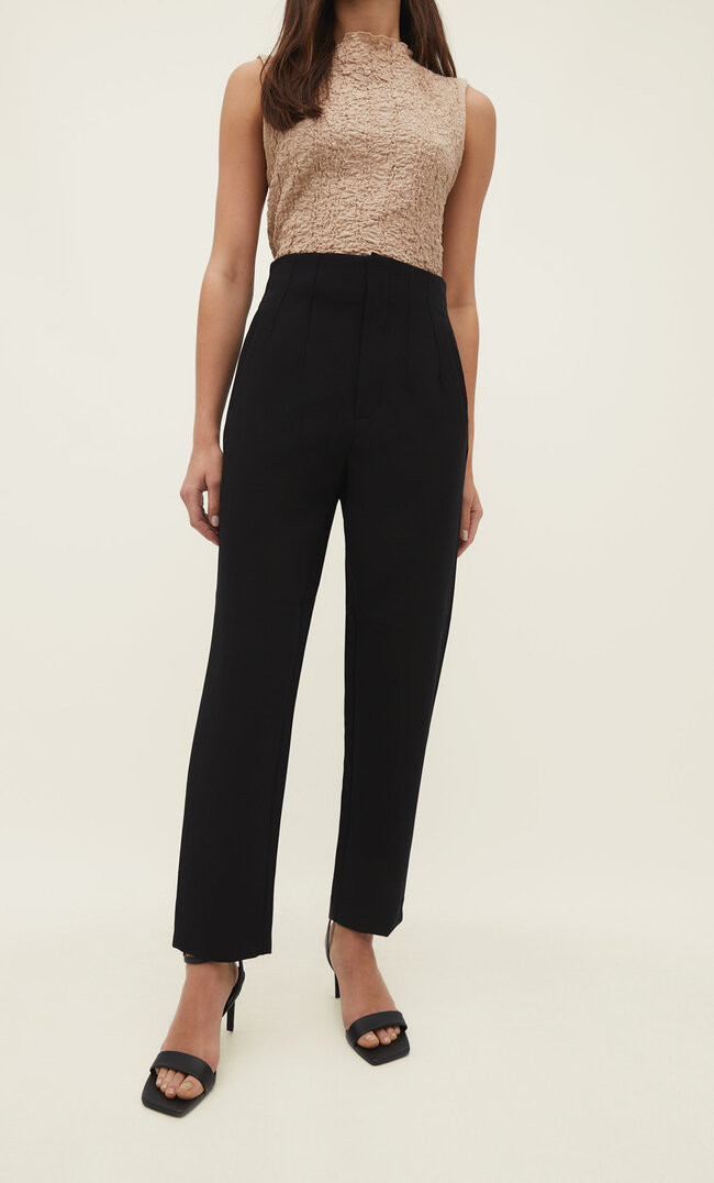 Smart trousers with darts | Stradivarius (UK)