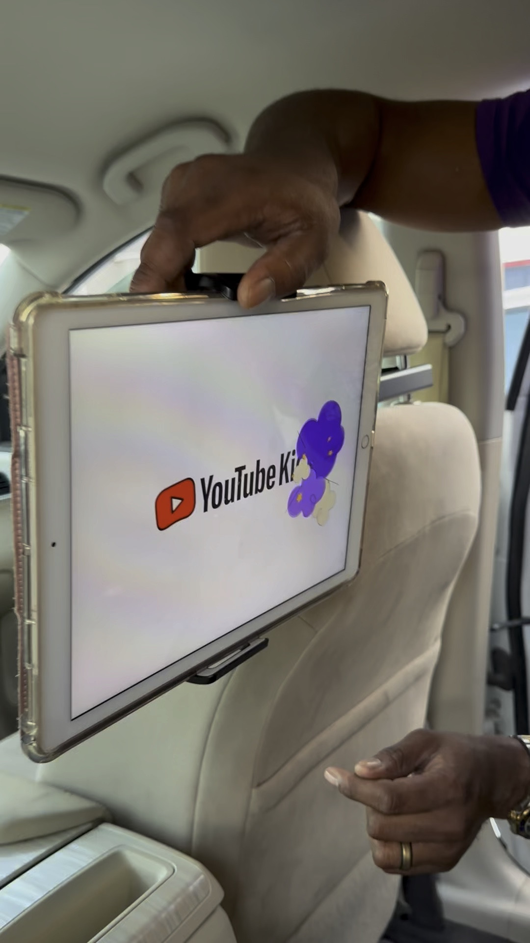 Favorite Car travel hack!
This tablet holder is a win for everyone.
Additionally, the driver/front passenger can access it to control the screen for the kids.

#amazonfinds #amazonmusthaves #momhack #dadhack #parenthacks #traveltips #travelingwithkids #screentime

#LTKKids #LTKFamily