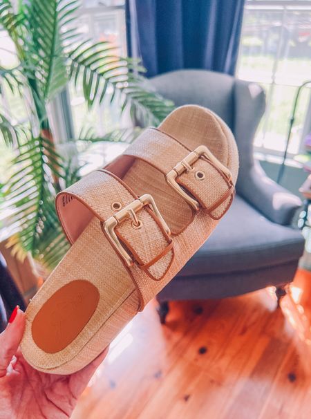 These sandals from J Crew are so cute!!! Classic and VErY comfy! They’re gonna sell out quick! 


#LTKshoecrush #LTKSeasonal