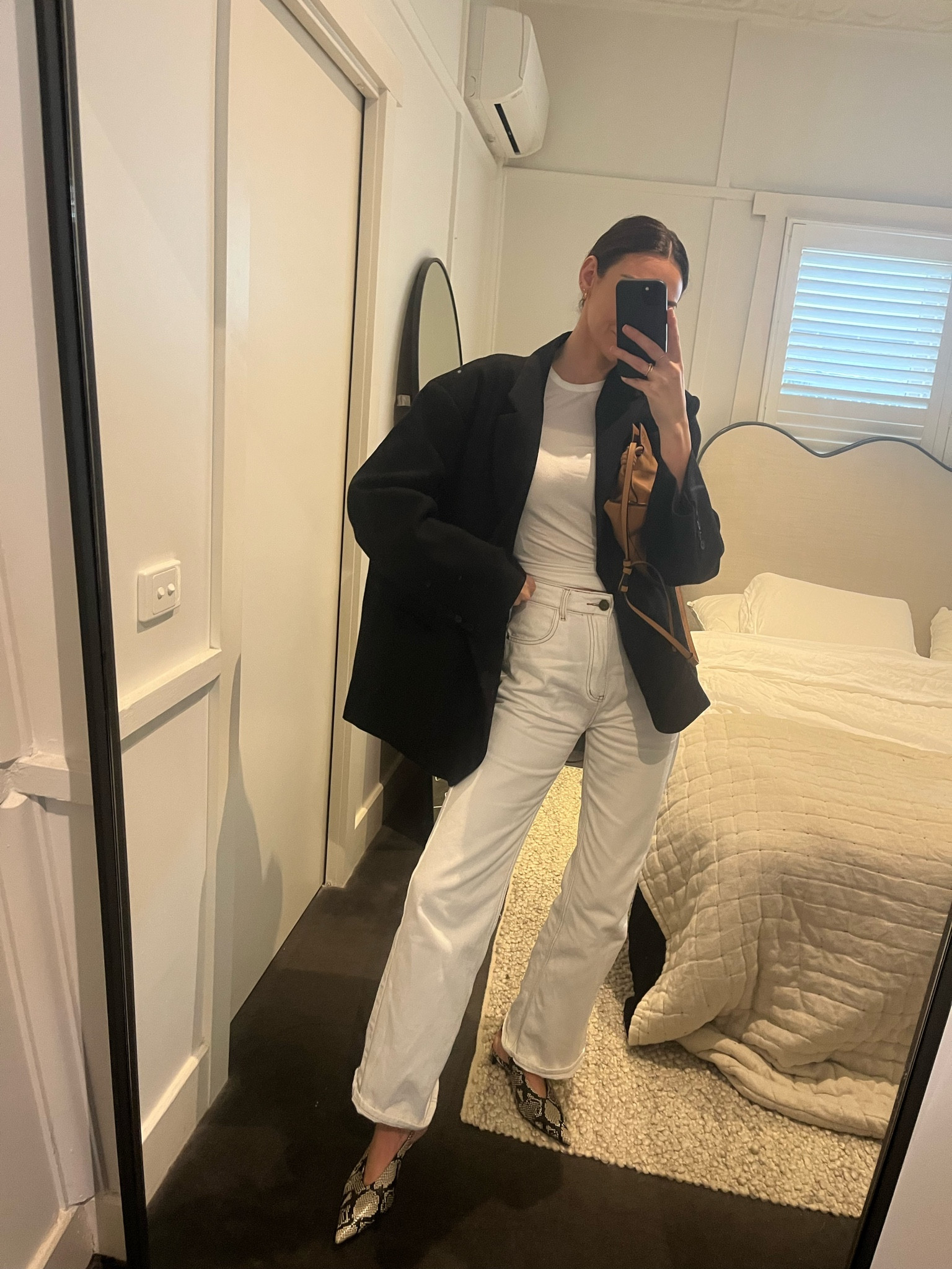 Dinner look: oversized blazer, straight leg denim & kitten heel sling backs 🤎

#LTKstyletip #LTKaustralia #LTKspring