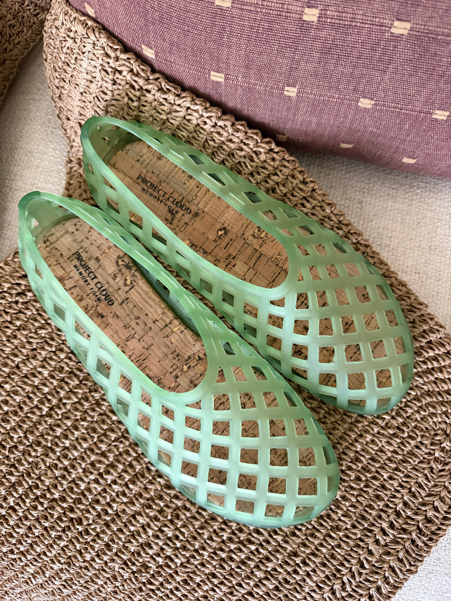 Amazon new arrival! These fun green jellies are everything for summer and to add some fun to an outfit 🥝🥝🥝

#LTKootd #LTKBeauty #LTKMidsize