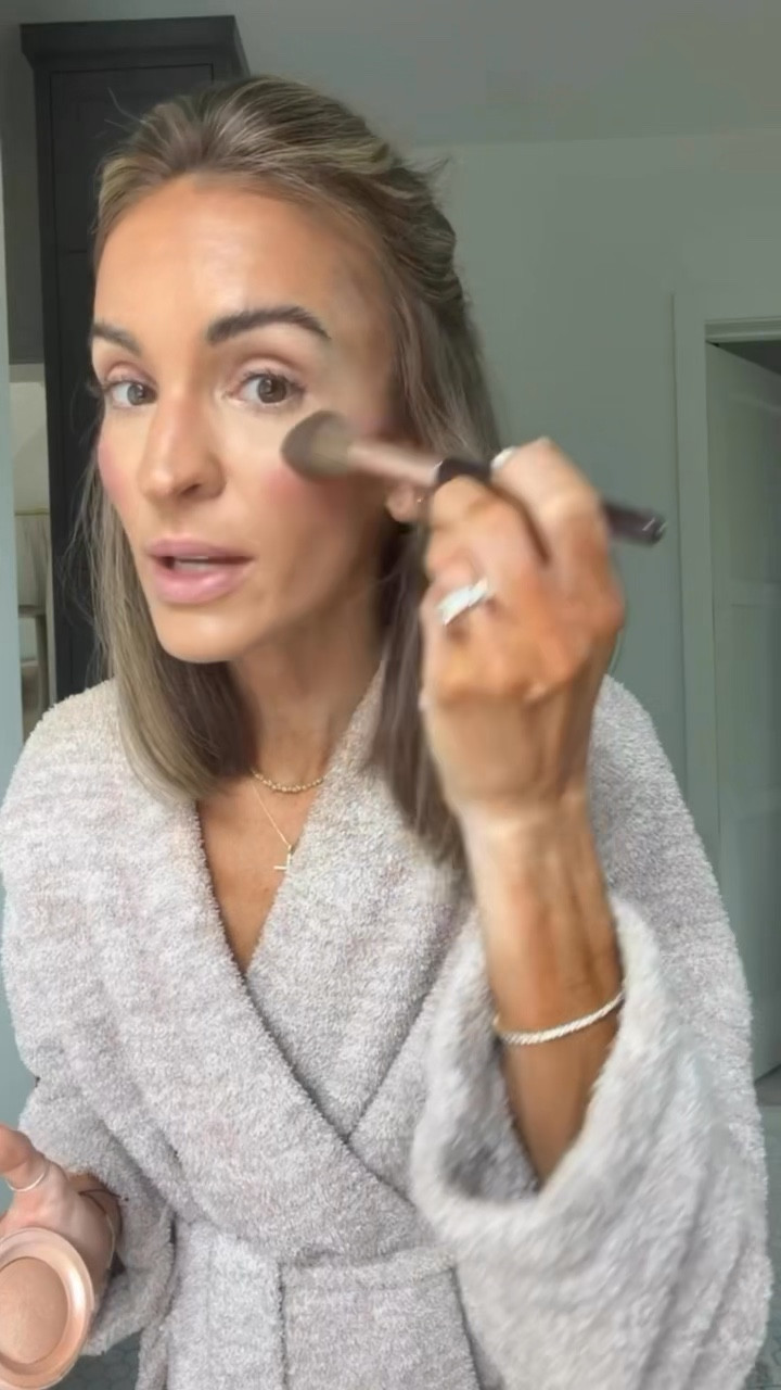 wanted to share my updated makeup routine with you guys! 💄 