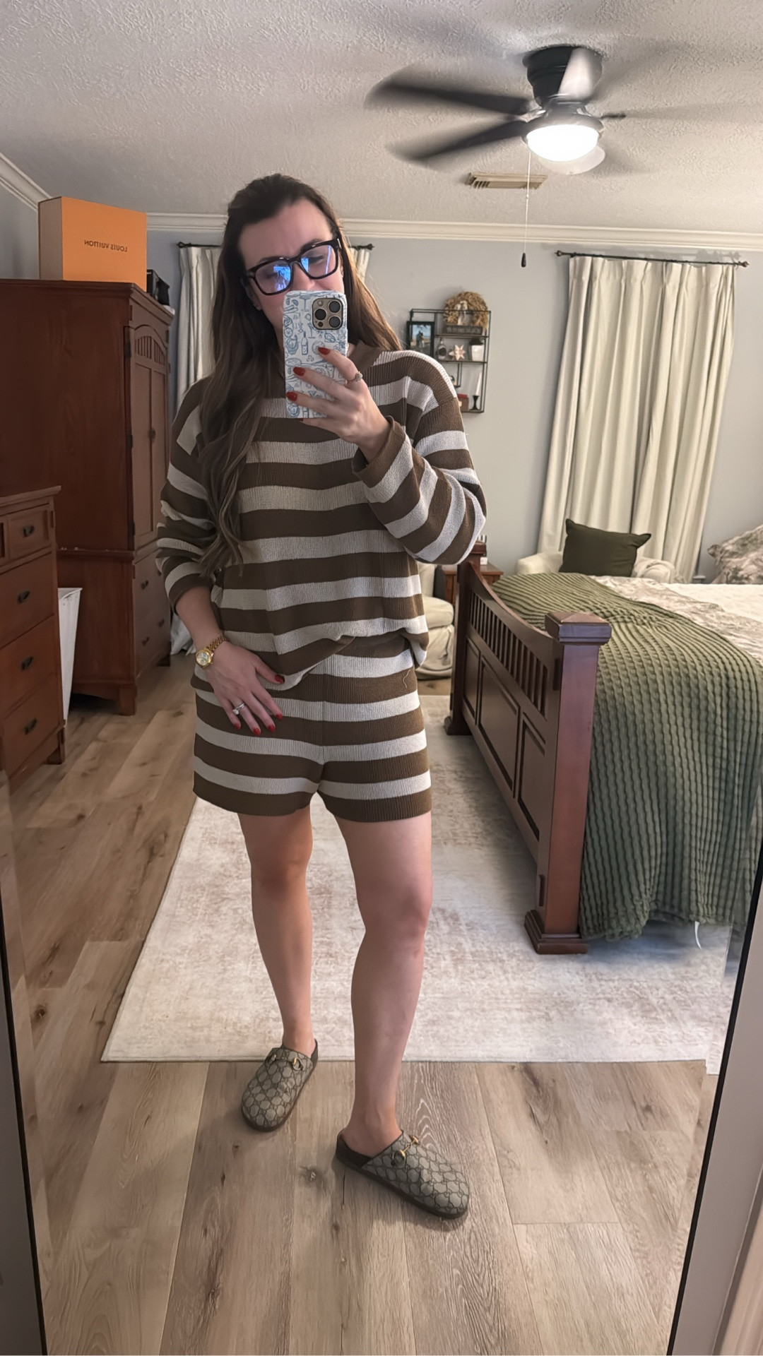 I am LOVING this set from Amazon and it’s under $45! It fits TTS and comes in a ton of different color combinations. I’m wearing a medium here🤎

#LTKootd #LTKMidsize #LTKgrwm