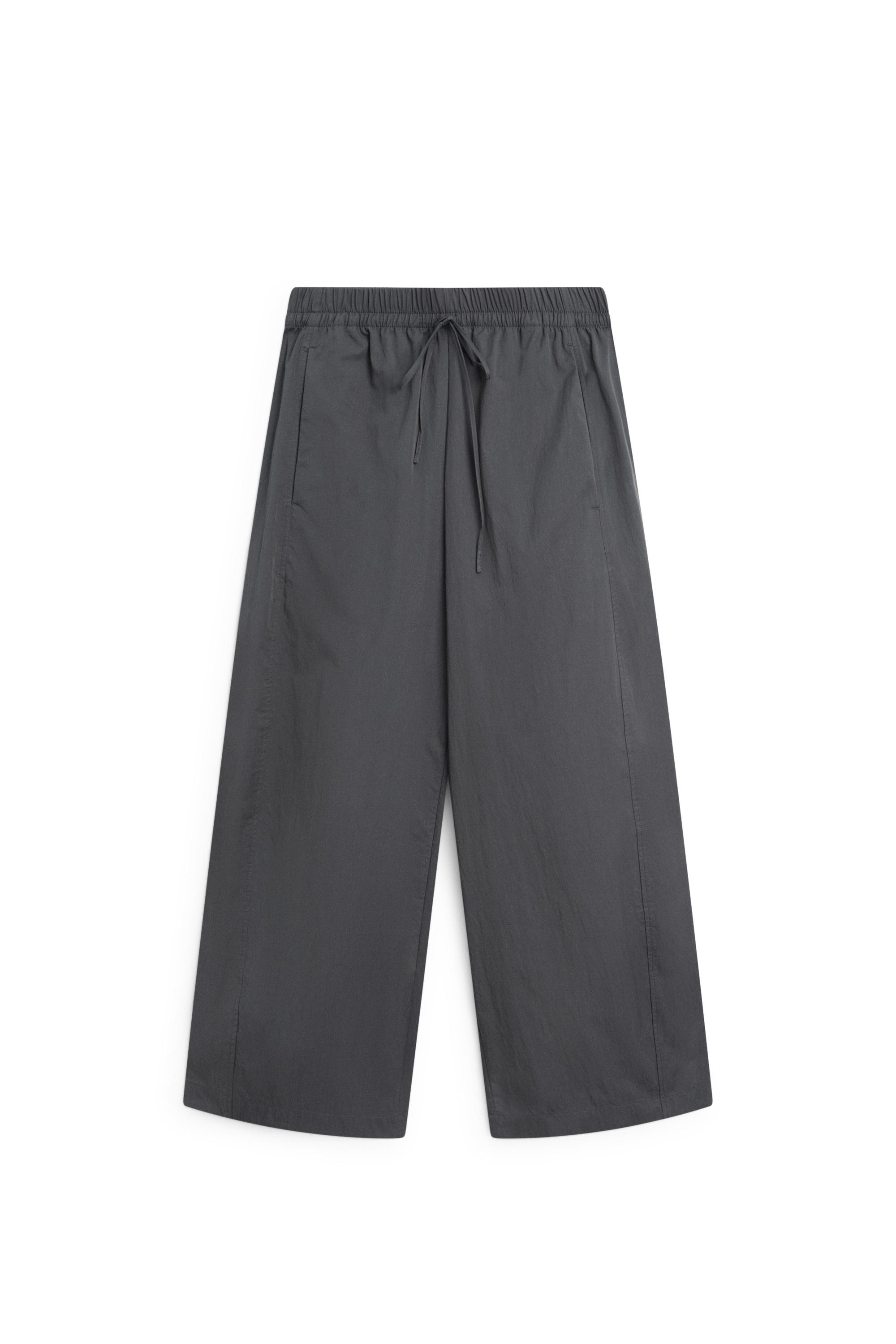Cropped technical barrel fit pants - Blue | Massimo Dutti UK